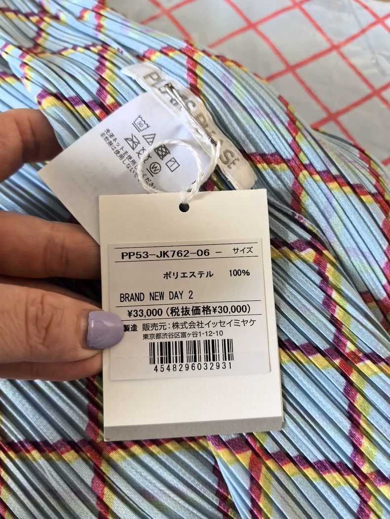 Issey Miyake Issey Miyake size:one size Light blue pleated vest Size XS / US 0-2 / IT 36-38 - 3 Thumbnail