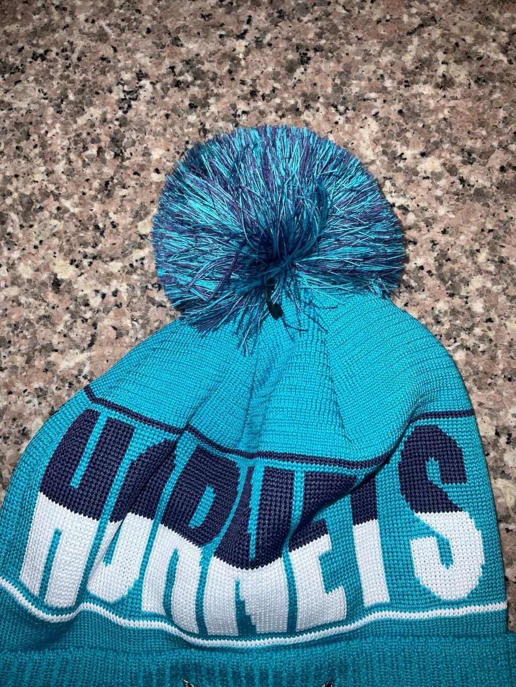 New Era New Era Charlotte Hornets Beanie Hat Size ONE SIZE - 4 Thumbnail