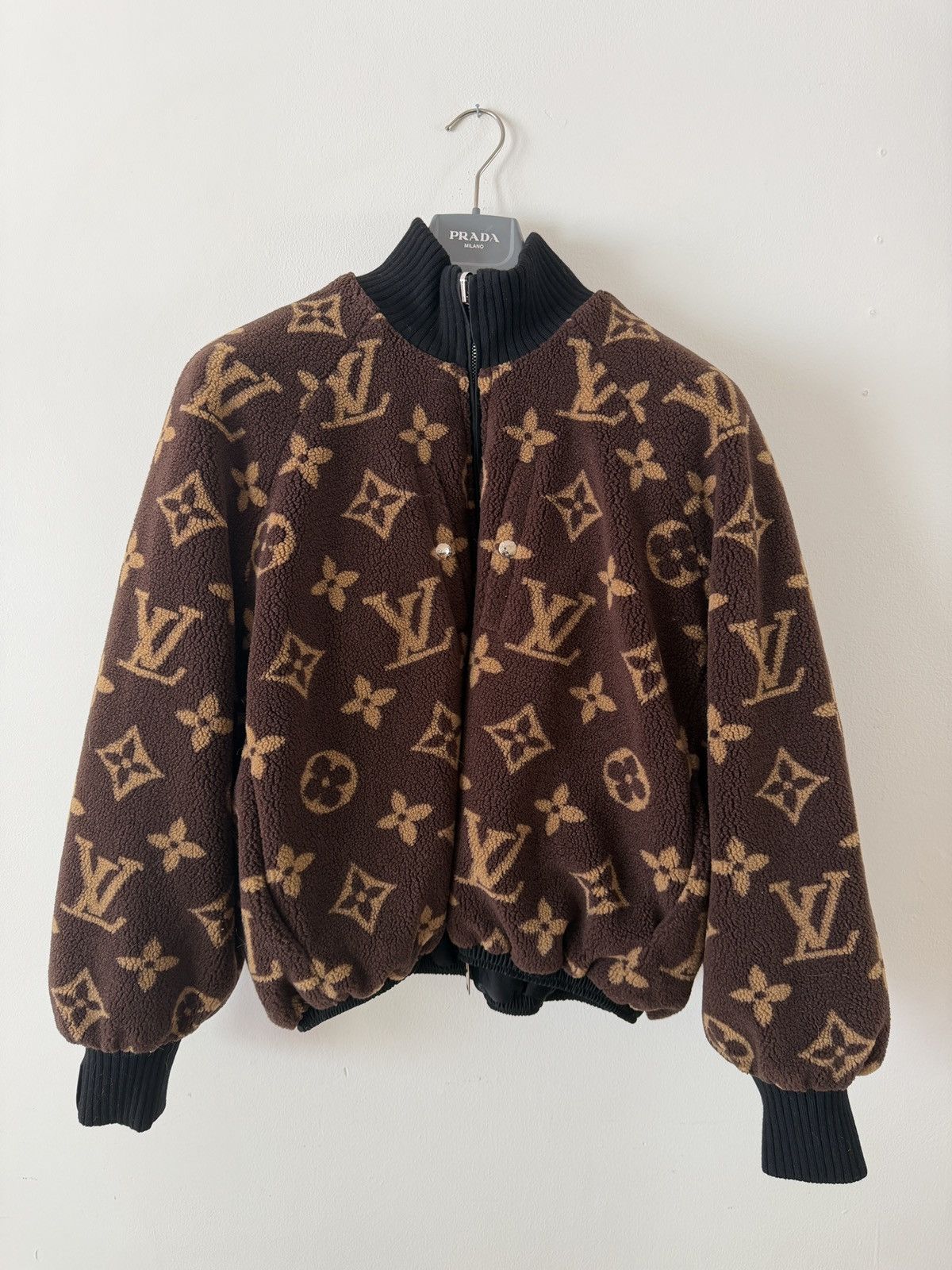 Louis Vuitton LOUIS VUITTON REVERSIBLE BOA JACKET Size M / US 6-8 / IT 42-44 - 1 Thumbnail