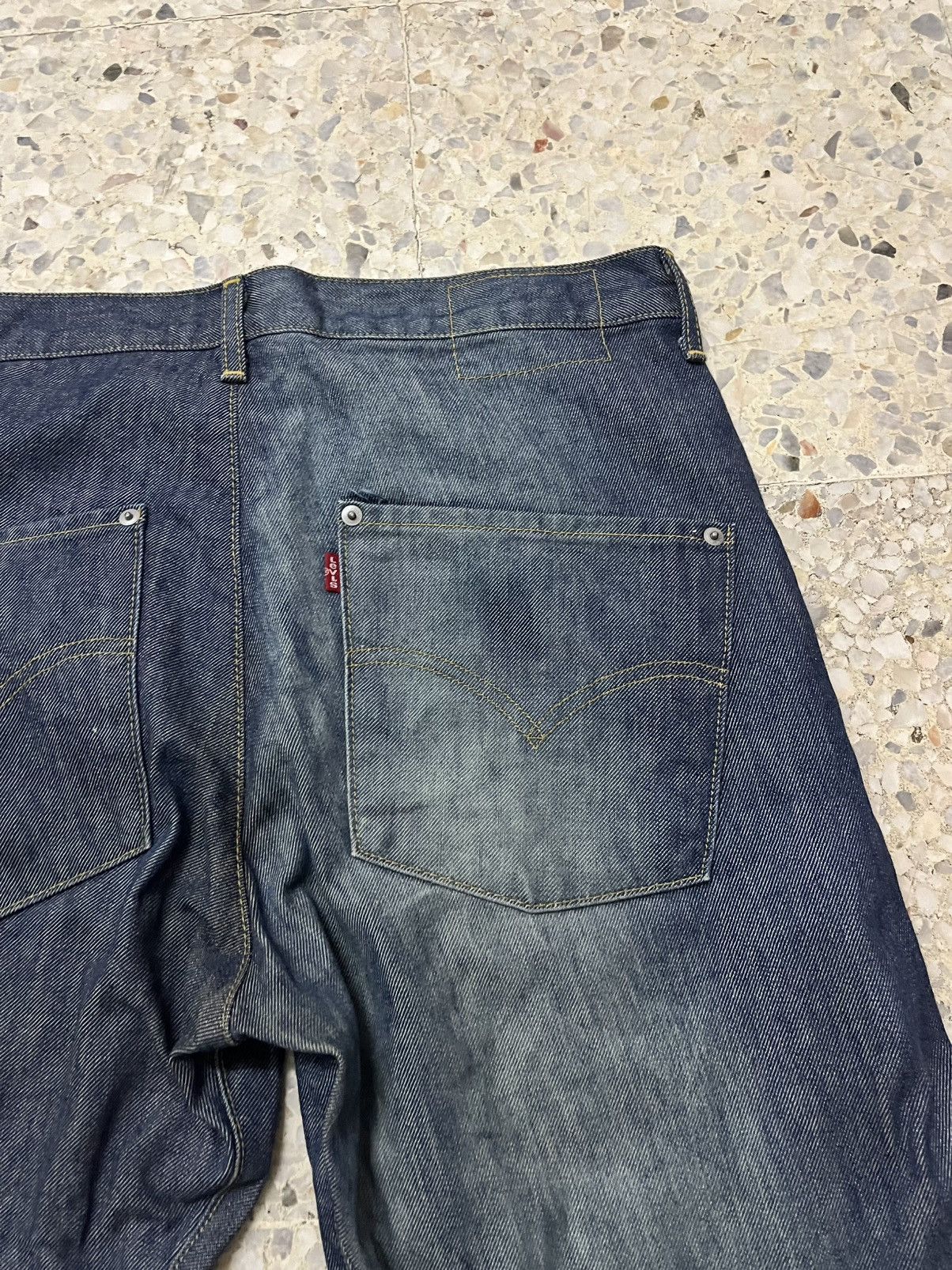 Levi's Vintage Clothing VINTAGE LEVI’S ENGINEERED RELAXED JEANS TWO-TONE ARCHIVE MIJ Size US 34 / EU 50 - 10 Thumbnail