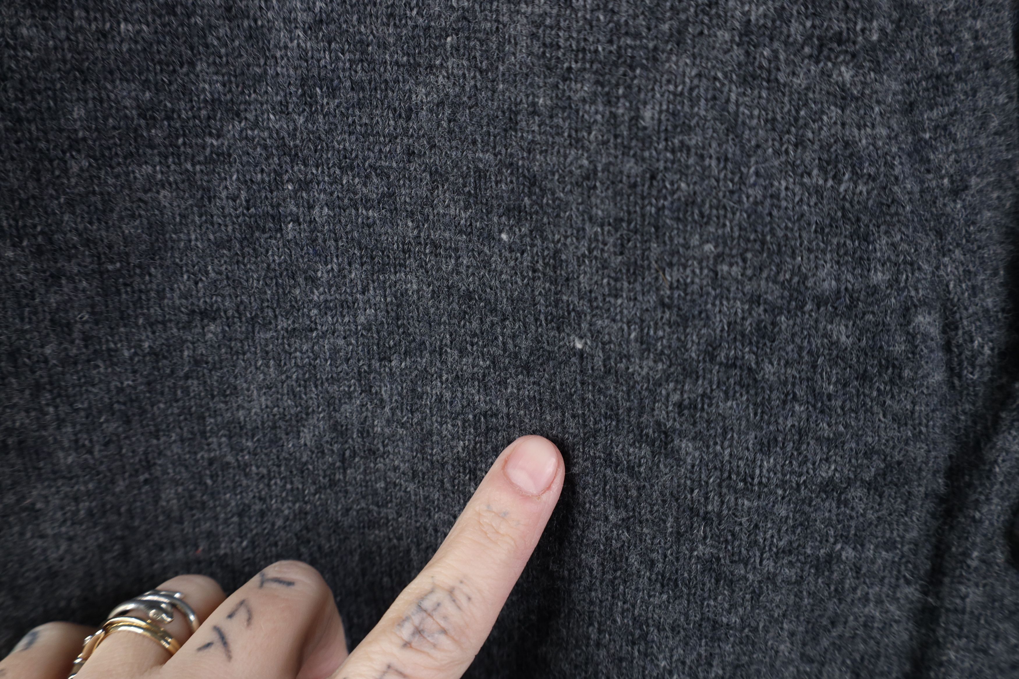 Vintage Vintage 90s Streetwear Lambswool Cardigan Sweater Vest Gray Size US L / EU 52-54 / 3 - 7 Thumbnail