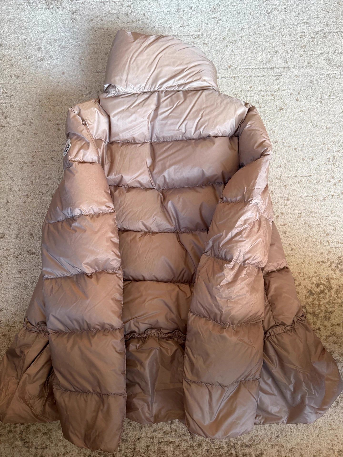 Moncler Moncler down jacket like new size 1 Size S / US 4 / IT 40 - 6 Thumbnail