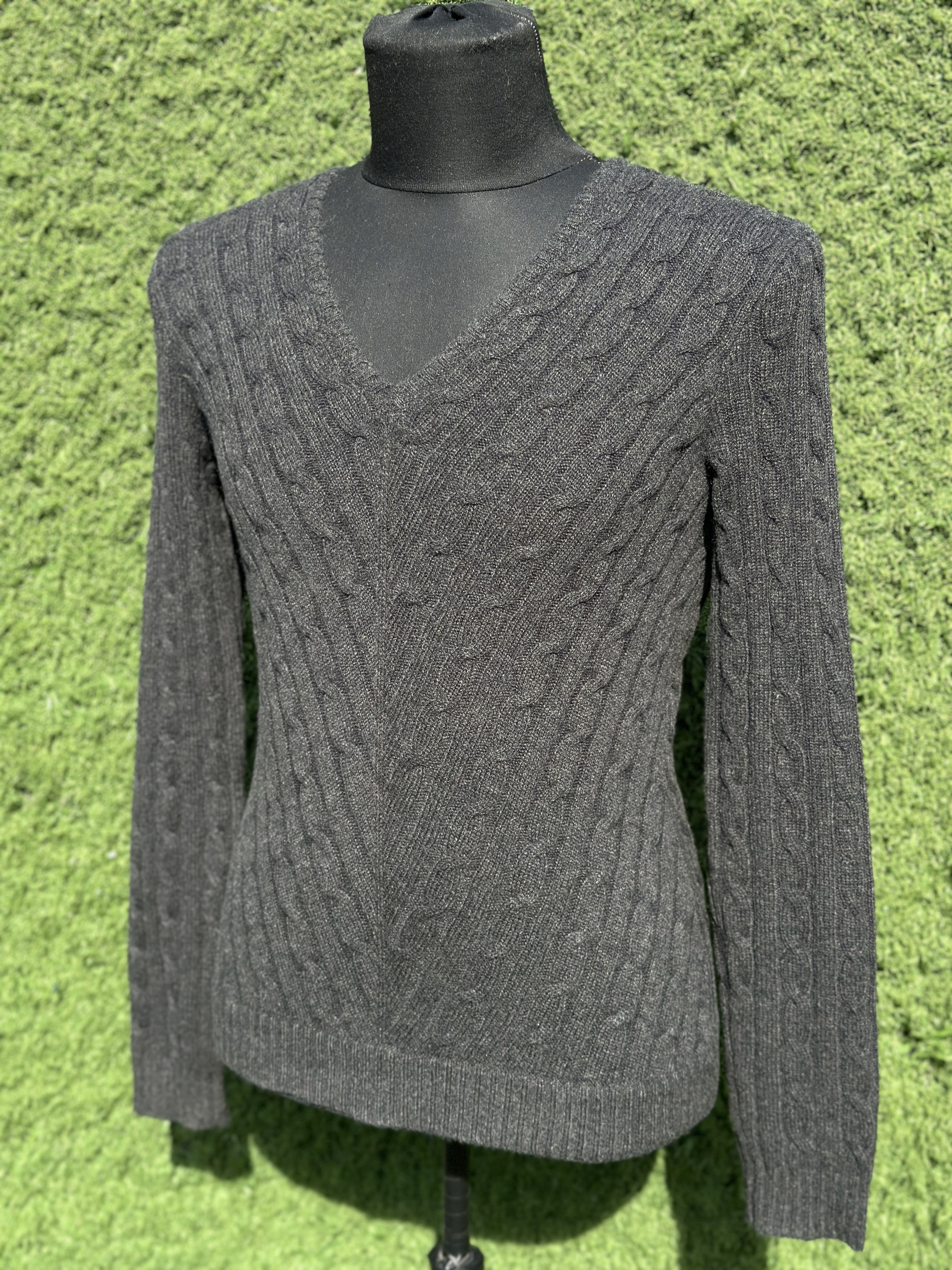 Ralph Lauren Black Label Ralph Lauren Black Label Cashmere Knit V Neck Sweater L Size L / US 10 / IT 46 - 9 Thumbnail