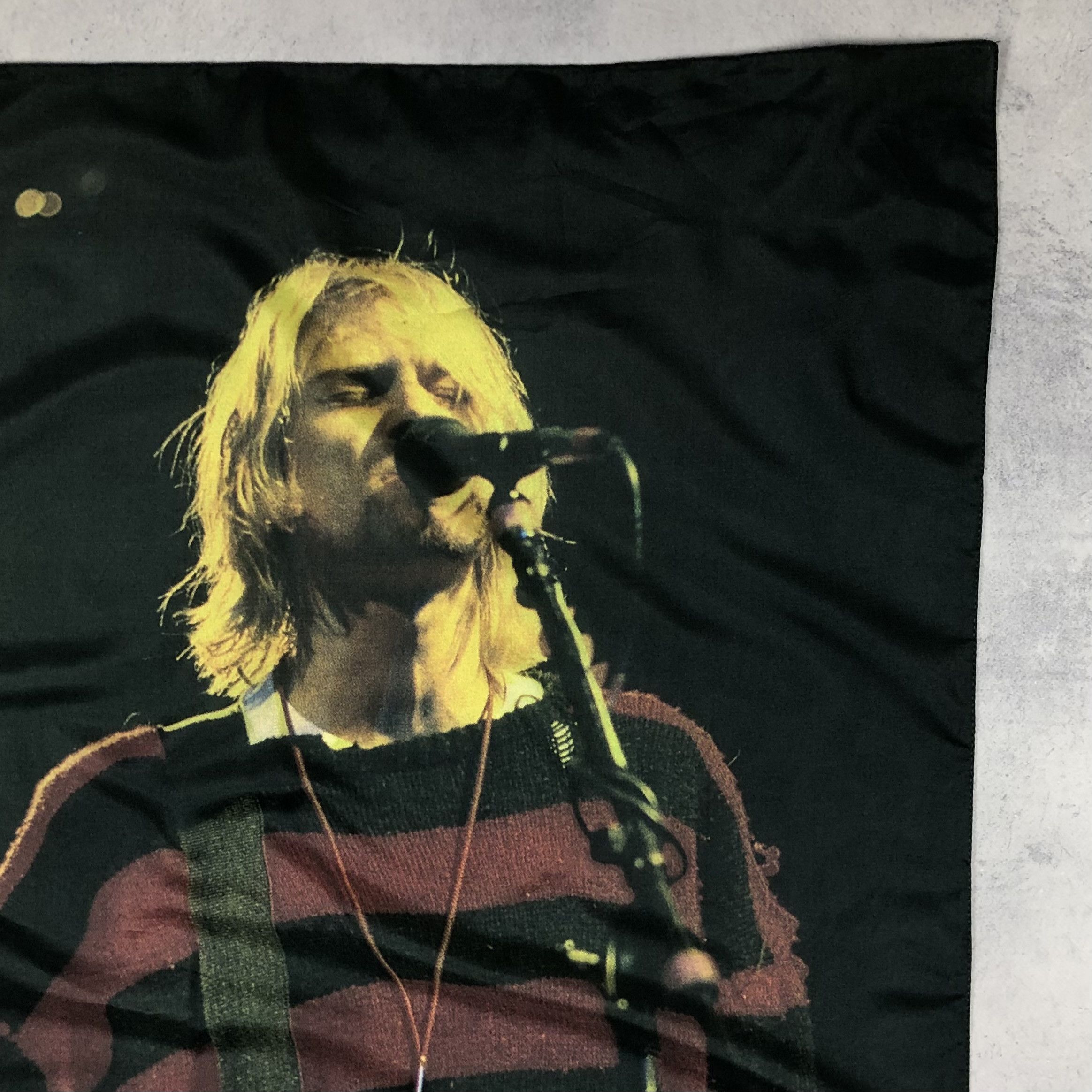 Band Tees 2007 Kurt Cobain The End of Music Tapestry Poster Size ONE SIZE - 7 Thumbnail