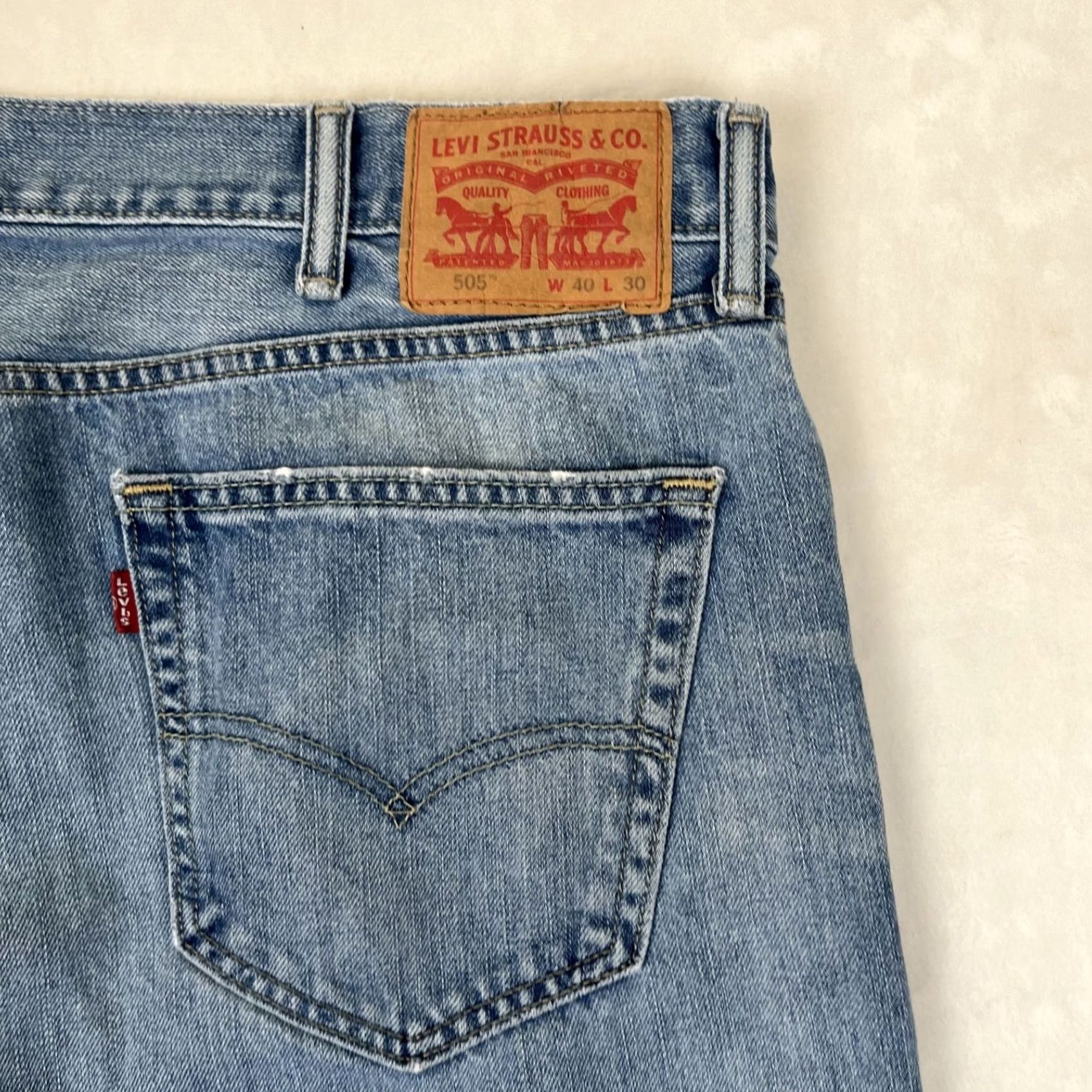 Levi's VINTAGE Levi’s 505 Jeans 40x30 Medium Wash Blue Denim 90s USA Mens Straight 5-Pocket 30in Inseam Mens Regular Zip Size US 40 / EU 56 - 7 Thumbnail