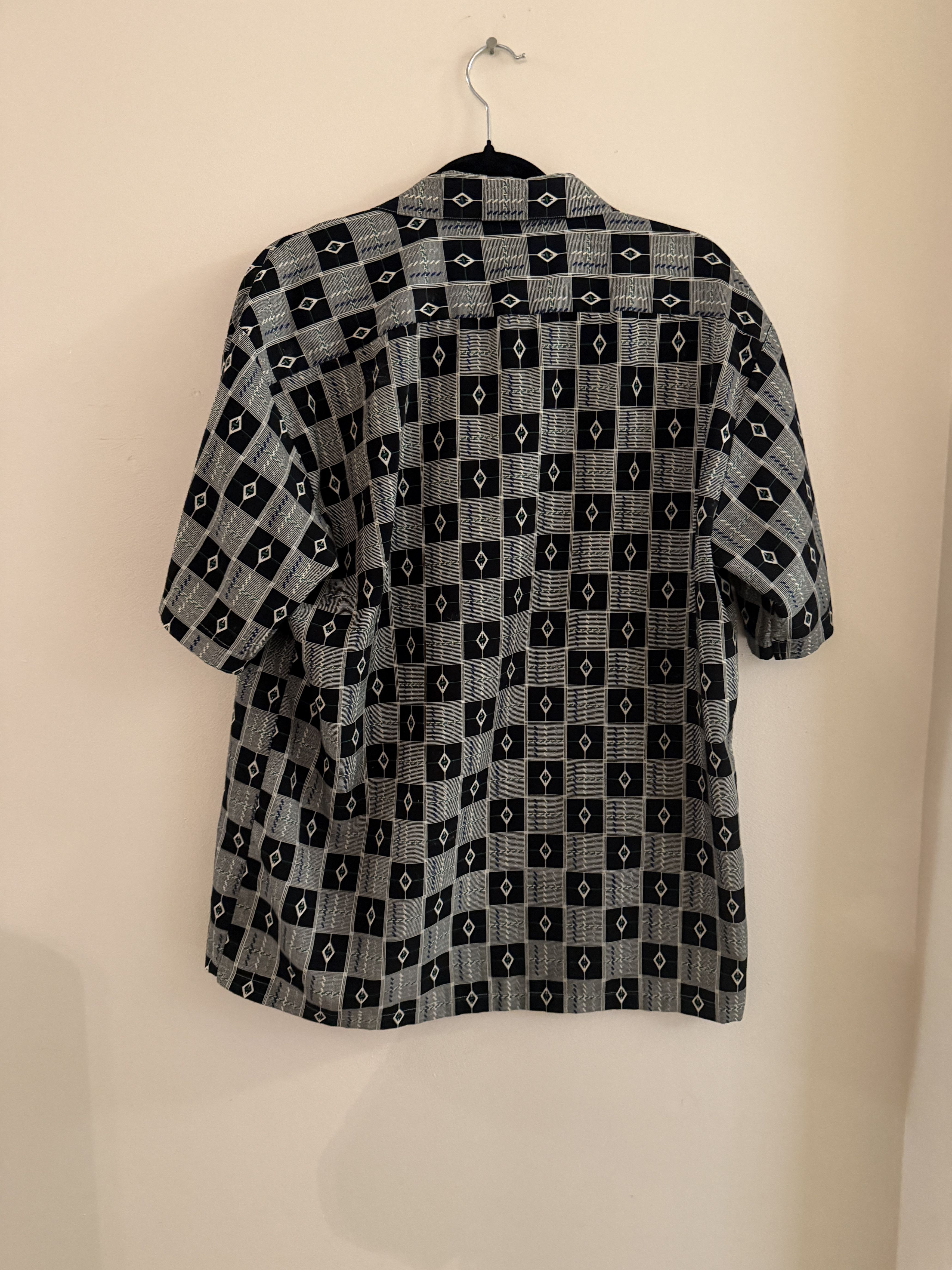 Other Vintage Nylon Geometric Summer button-up. Size US XL / EU 56 / 4 - 2 Thumbnail