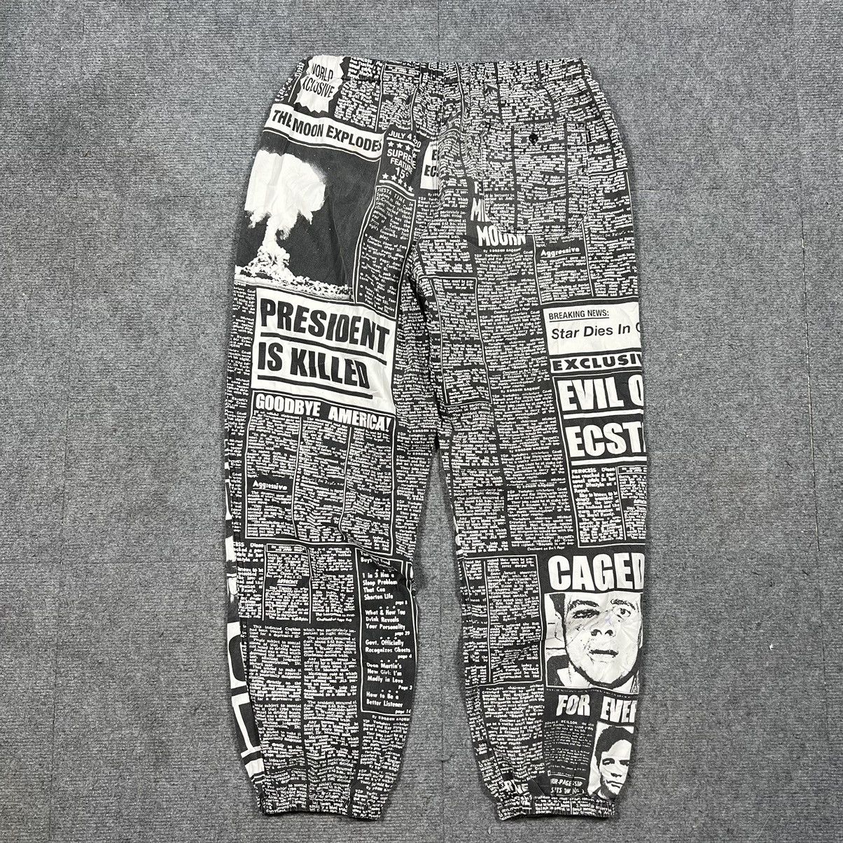 Supreme supreme newsprint skate pants FW18 Size US 34 / EU 50 - 2 Thumbnail