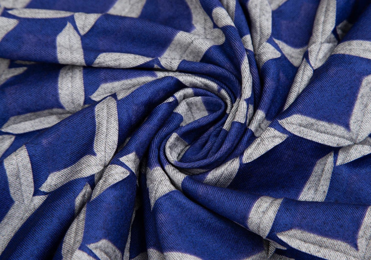 Issey Miyake Pleated Check Print T-Shirt in Blue Gray Size 4 Size US XS / EU 42 / 0 - 8 Thumbnail