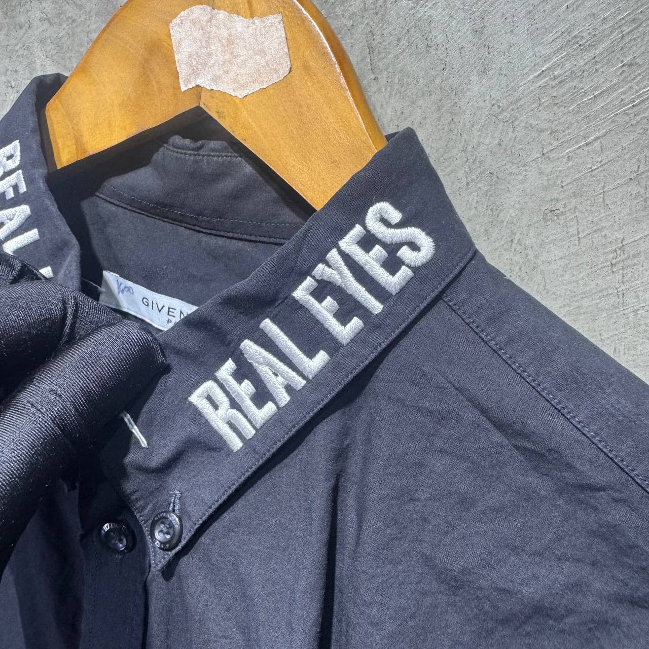 Givenchy Givenchy “Real Lies Real Eyes Realize” embroidered L/S Size US M / EU 48-50 / 2 - 3 Thumbnail
