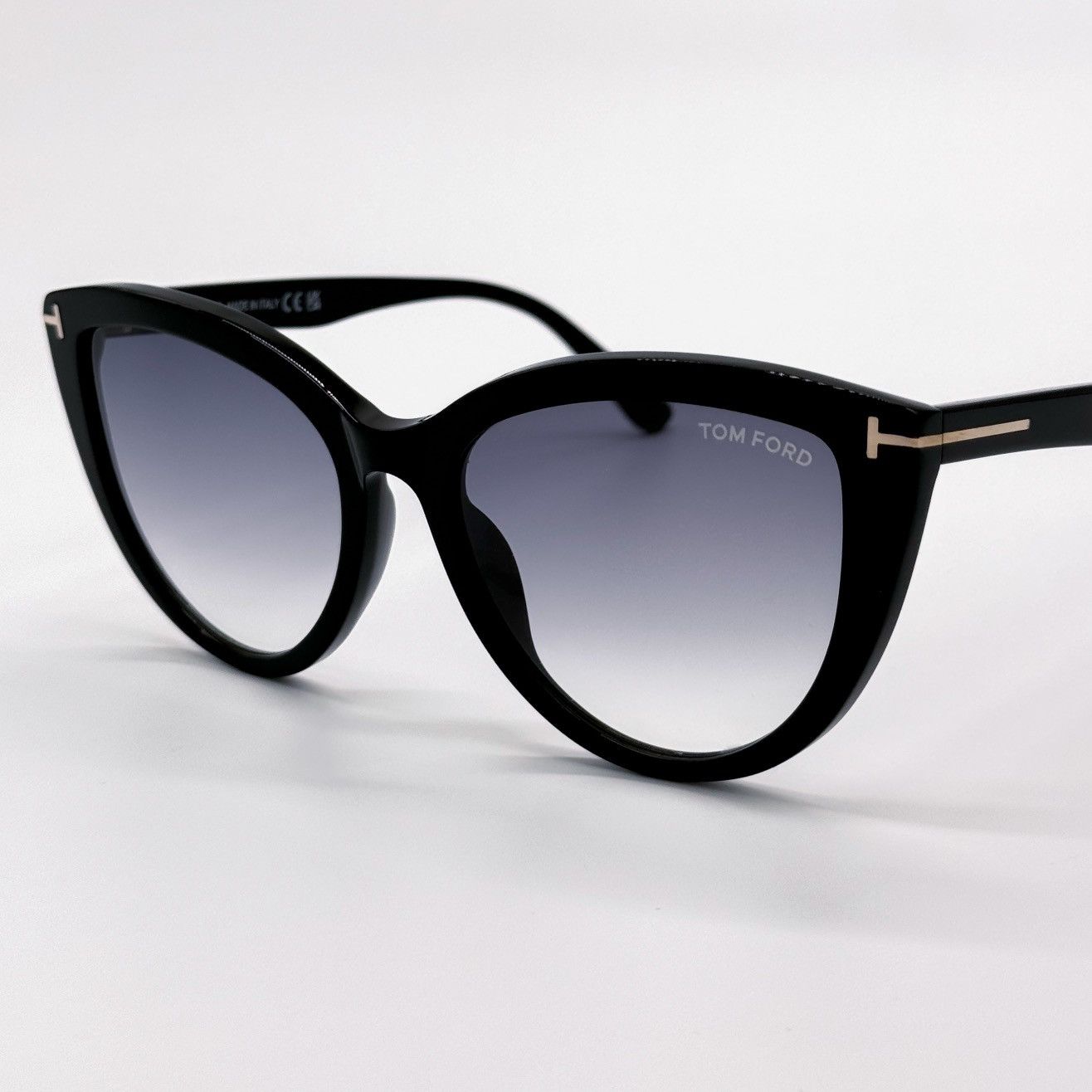 Tom Ford NEW TOM FORD ISABELLA-02 TF915 01B WOMEN SUNGLASSES FT0915/S Size ONE SIZE - 5 Thumbnail
