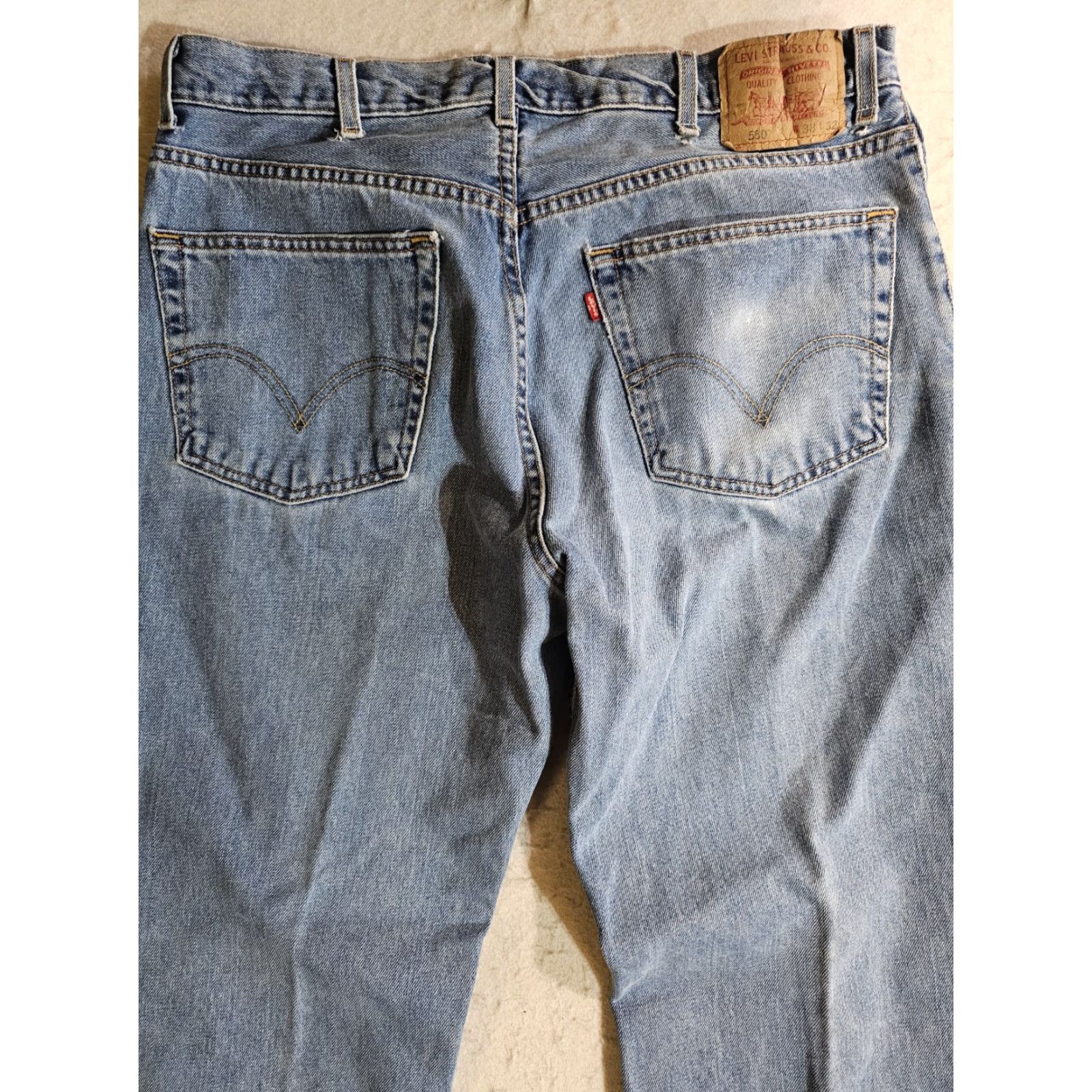 Levi's VINTAGE Levi Levi's 550 Jeans Relaxed Fit Denim Light Wash Distressed Mens 38x32 Jeans 90s USA Bike Rock Retro Logo City Hip Hop Dad Size US 38 / EU 54 - 5 Thumbnail