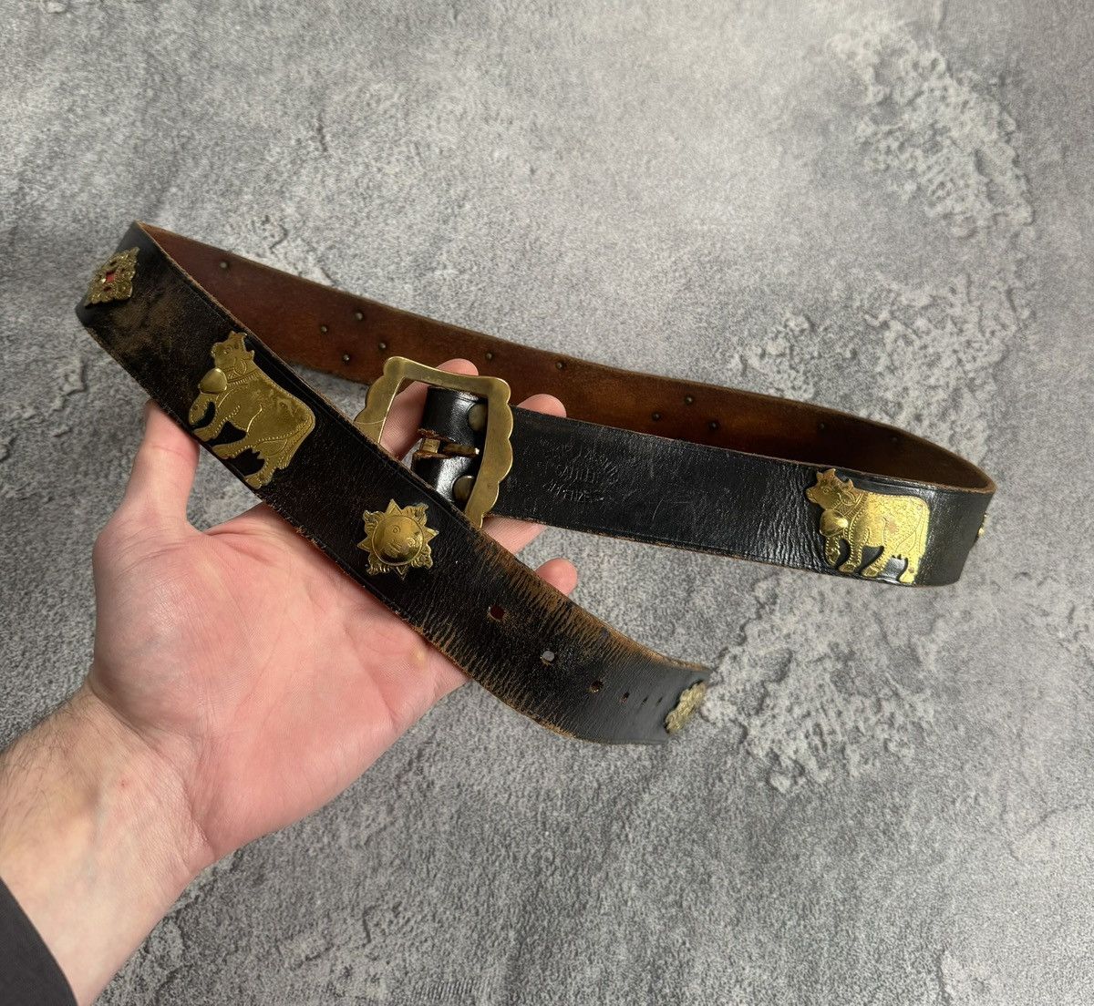 Etro 90s Retro vintage leather belt iconic cows 🐄 metal details Size ONE SIZE - 4 Thumbnail
