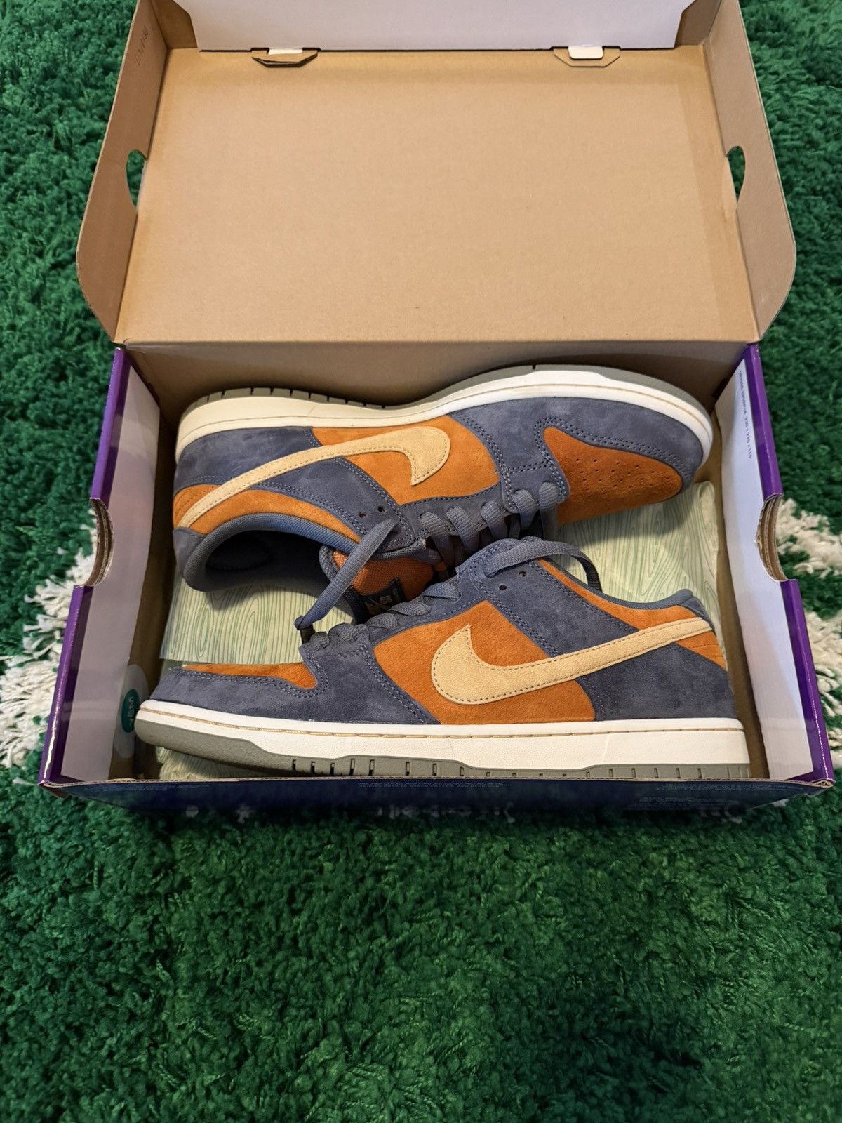 Nike Nike SB Dunk Low Light Carbon Monarch 11 Size US 11 / EU 44 - 1 Thumbnail