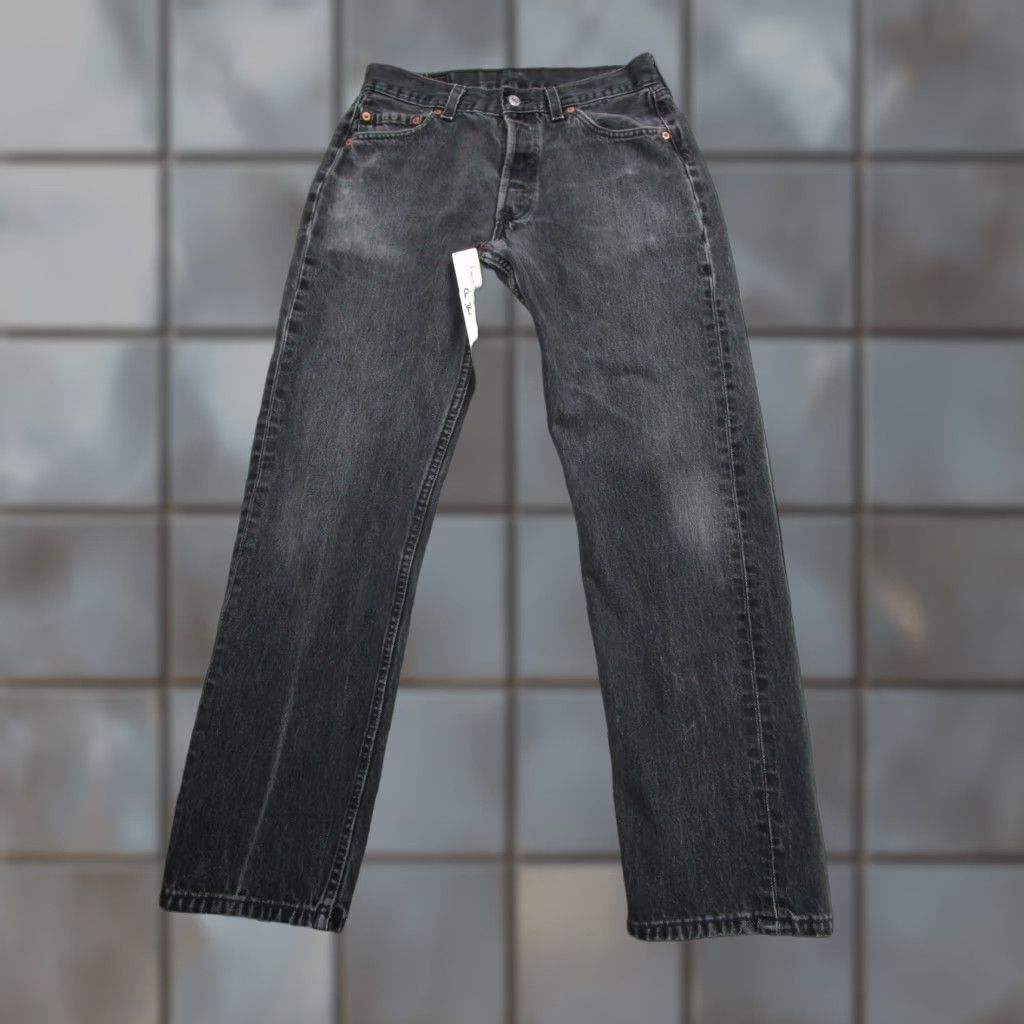 VINTAGE Levis 501 Jeans Mens 31x30 Student Fit Button Fly Made USA 90s Denim Black Straight Real Leather Patch 100% Cotton Mens