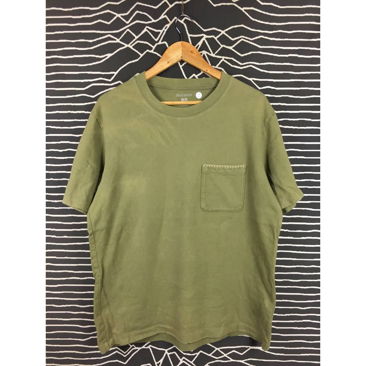 JW Anderson × Uniqlo J.W.Anderson X Uniqlo Plain Pocket Tee Size L Size US L / EU 52-54 / 3 - 1 Thumbnail