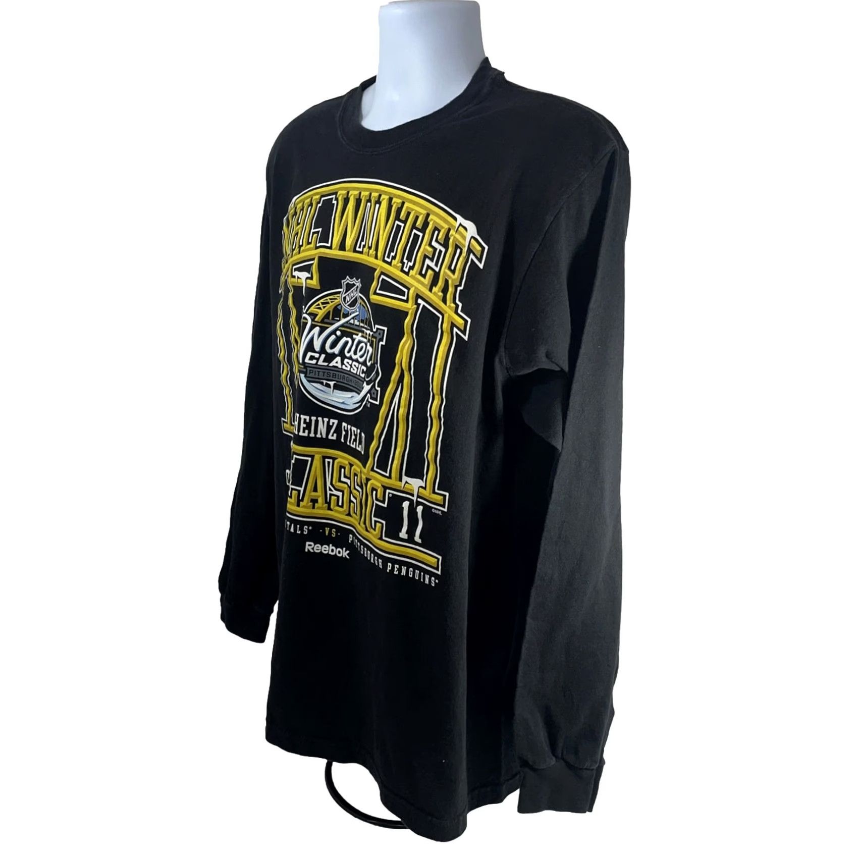 Reebok Reebok Winter Classic 2011 Shirt Men XL Pittsburgh Penguins Washington Capitals Black Crew Neck Long Sleeve Graphic Print Vintage: No Size US XL / EU 56 / 4 - 3 Thumbnail