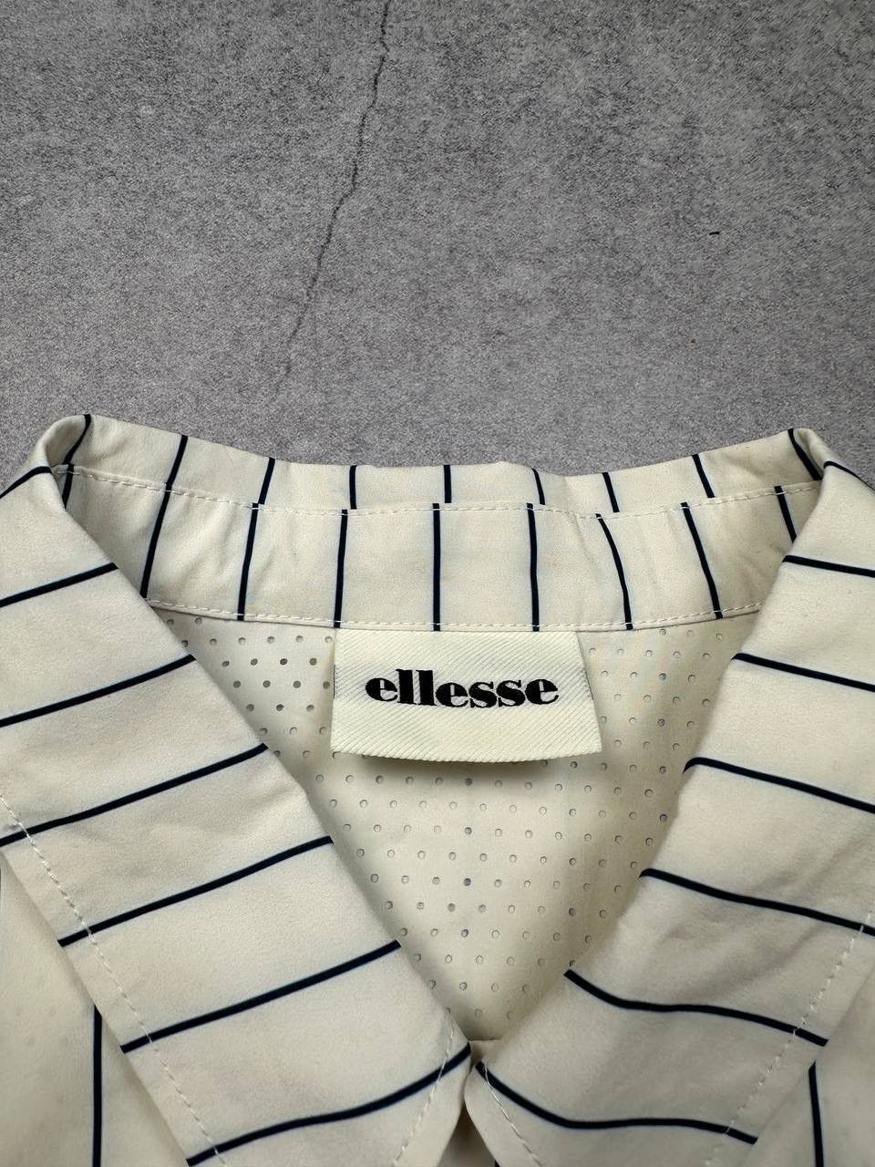 Ellesse Vintage Ellesse Shirt, Size M – Classic 90s Sportswear Size US M / EU 48-50 / 2 - 5 Thumbnail