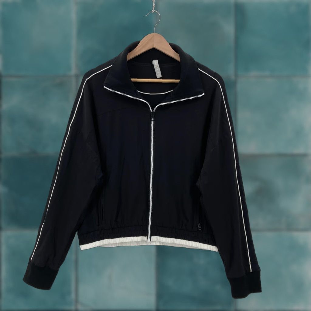Athleta Athleta Brooklyn Black and White Full Zip Track Bomber Jacket Womens Medium Gym Size M / US 6-8 / IT 42-44 - 1 Thumbnail