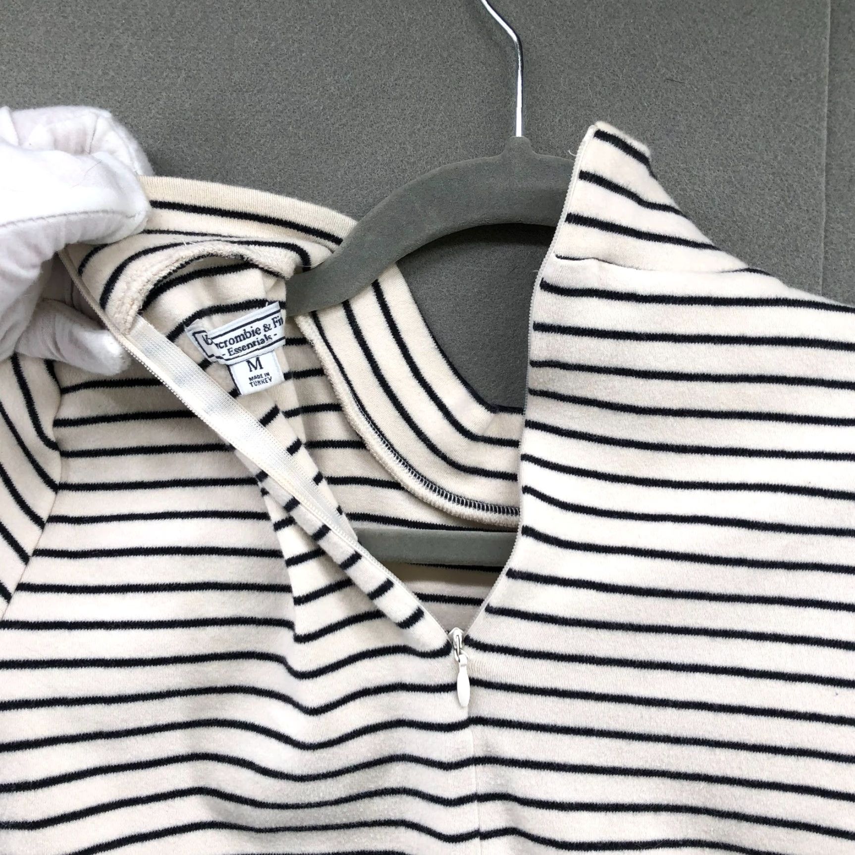 Abercrombie & Fitch VINTAGE Abercrombie & Fitch Mock Neck T Shirt Womens M Black White Striped Short Sleeve Size M / US 6-8 / IT 42-44 - 7 Thumbnail