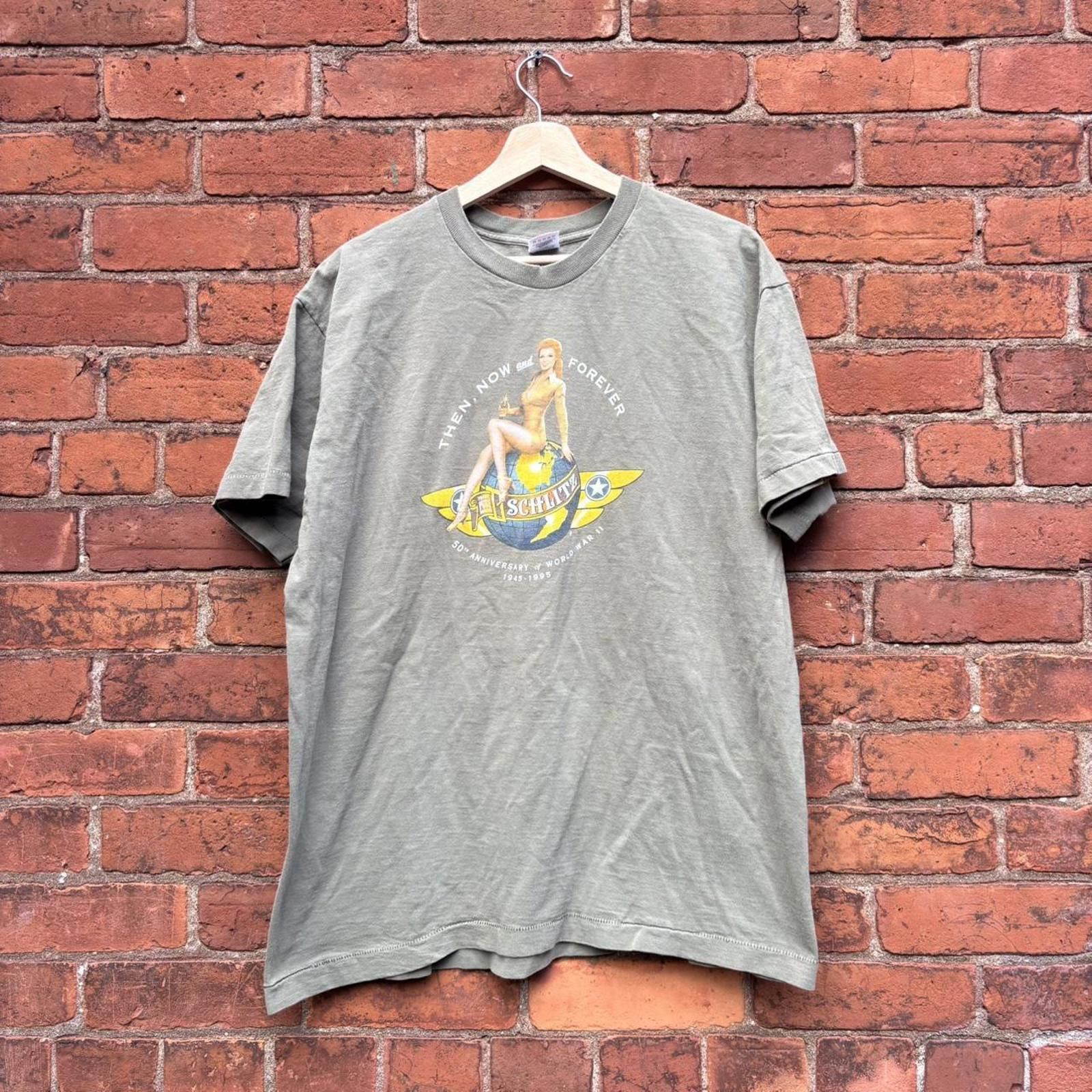 Fruit Of The Loom vintage schlitz 50th anniversary of world war 2 t shirt XL Size US XL / EU 56 / 4 - 1 Thumbnail