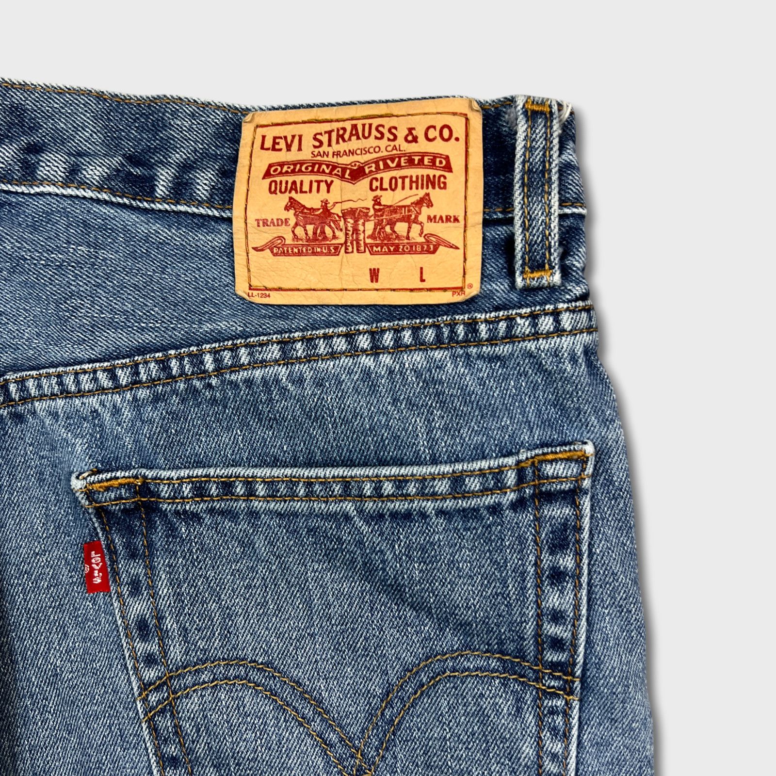 Levi's × Vintage Vintage Levi's Jeans 36x30 Relaxed Fit Light Wash Denim Pant Size US 36 / EU 52 - 7 Thumbnail