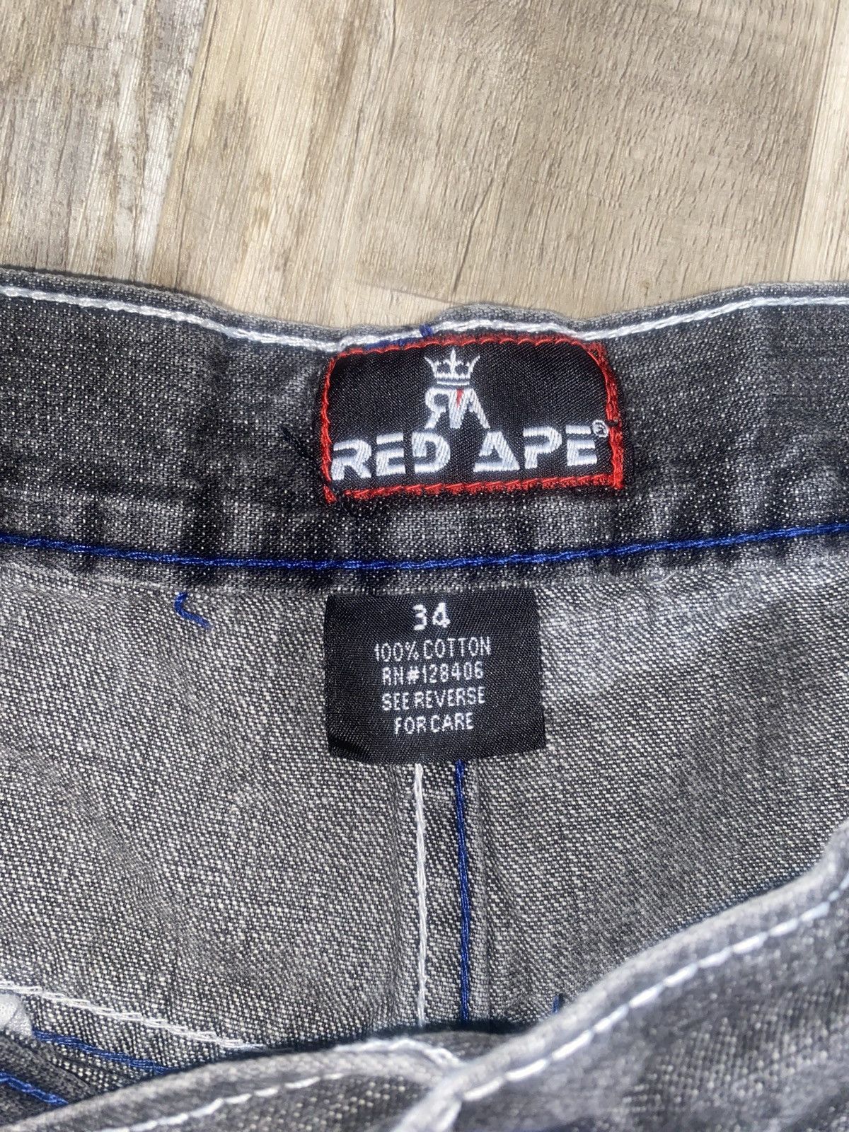 JNCO × Pelle Pelle × Southpole black red ape shorts Size US 34 / EU 50 - 3 Thumbnail
