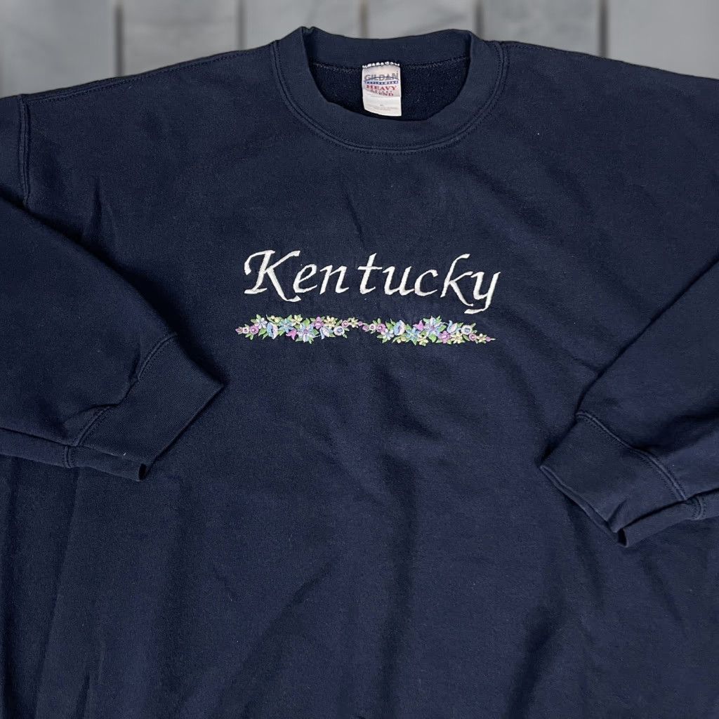Vintage VINTAGE Kentucky Sweatshirt Adult XL Navy Blue Embroidered Pullover Flowers 90s USA Size US XL / EU 56 / 4 - 1 Thumbnail