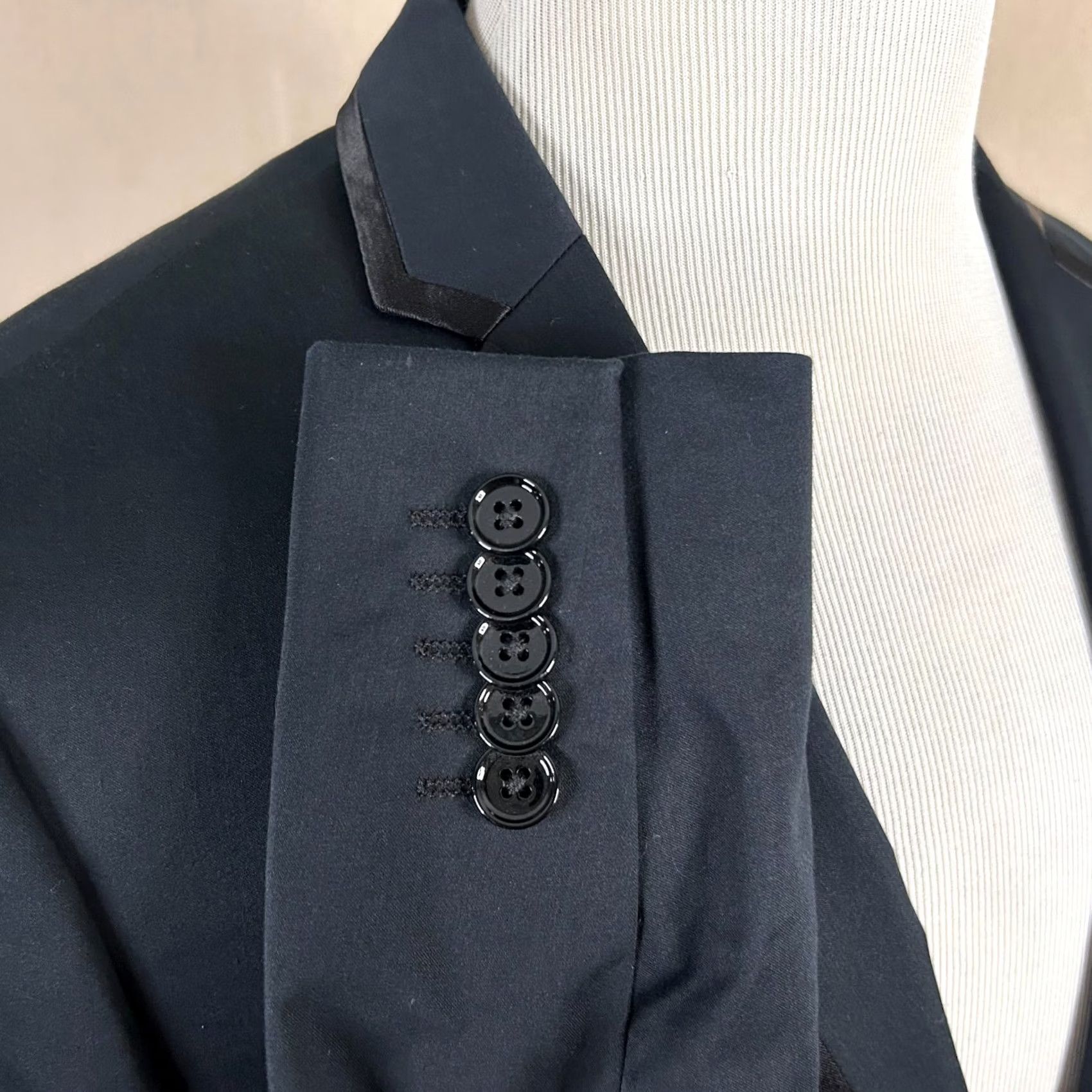 Express Express Sport Coat Black Cotton Blend Two-Button Vented 38S Fitted Photographer Jacket/Coat Men Regular Notch Lapel Solid Short Length Size US XS / EU 42 / 0 - 5 Thumbnail