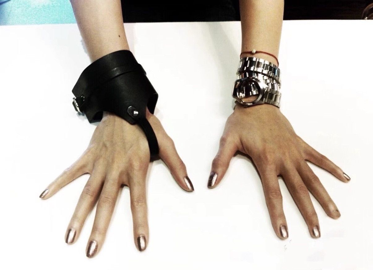 Maison Margiela Maison Martin Margiela MMM x HM Finger Loop Leather Bracelet Size ONE SIZE - 4 Thumbnail