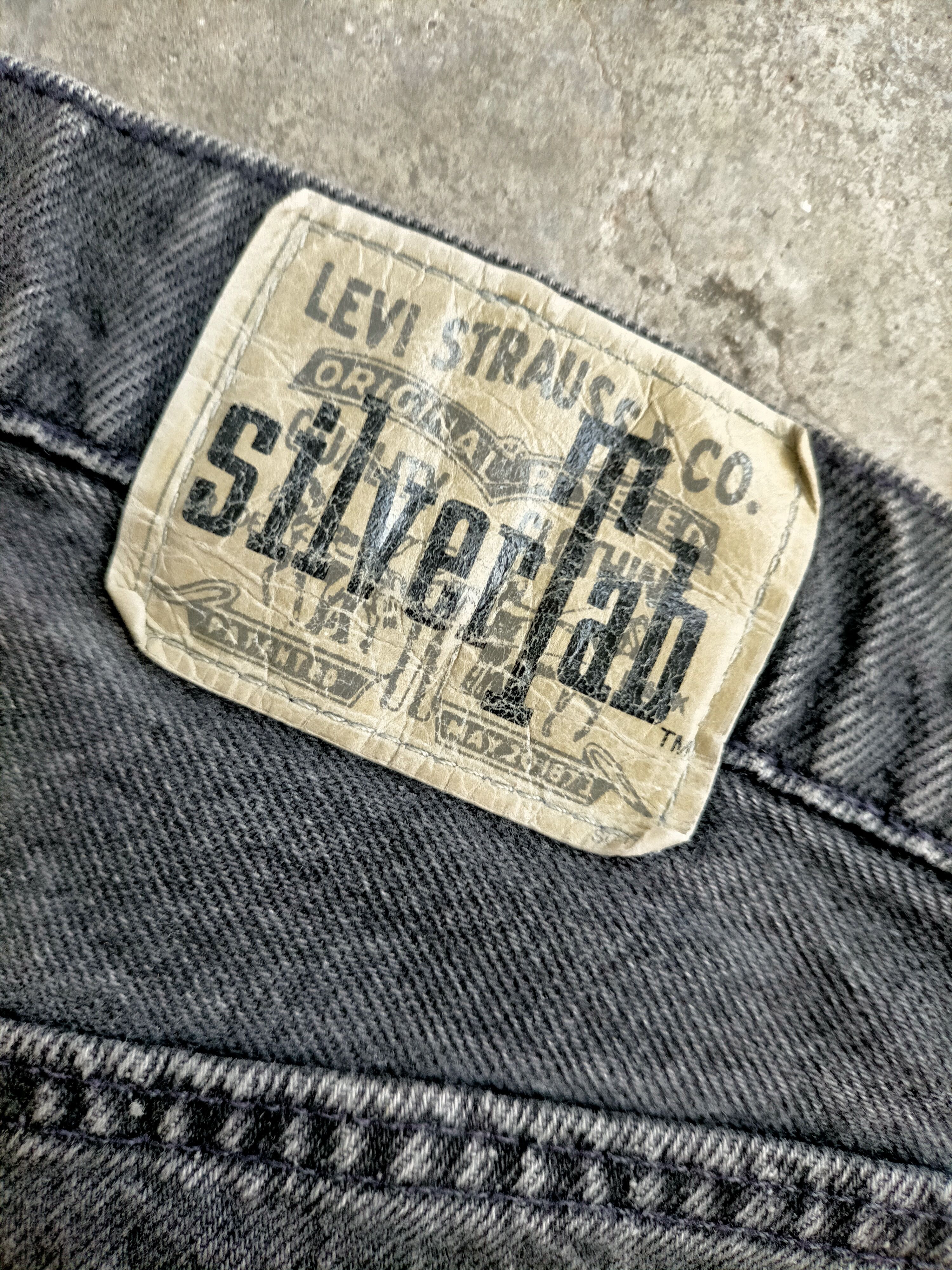 Levi's Vintage 90s Levis Silvertab Loose button Fly Black jeans Size US 37 - 20 Thumbnail