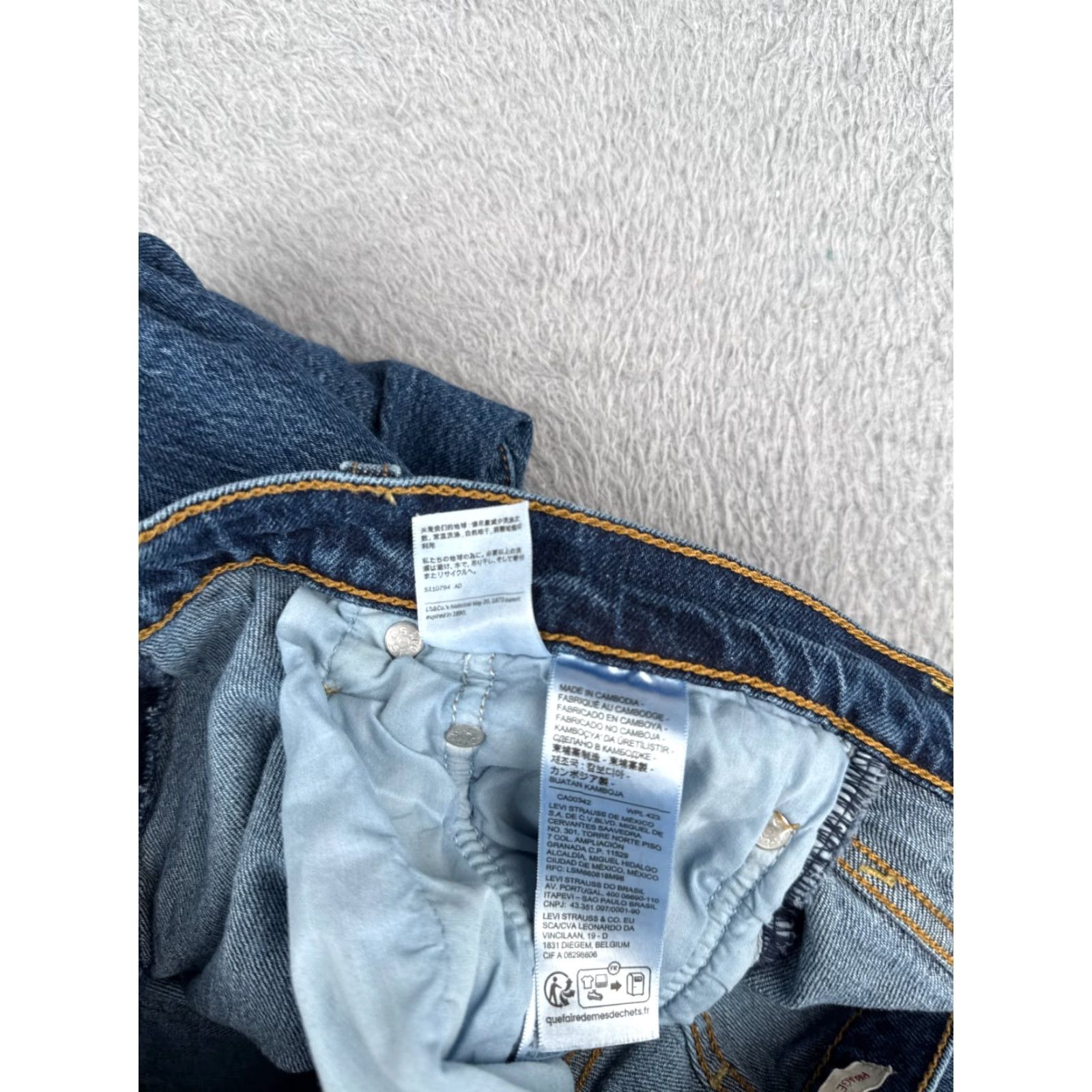 Levi's Levis Jeans Women Blue Distressed Premium Straight 31 24" Inseam 30x24 Vintage No 5-Pocket Design Button Zipper Denim Cotton Blend Shirt? Size 24" / US 00 / IT 34 - 7 Thumbnail