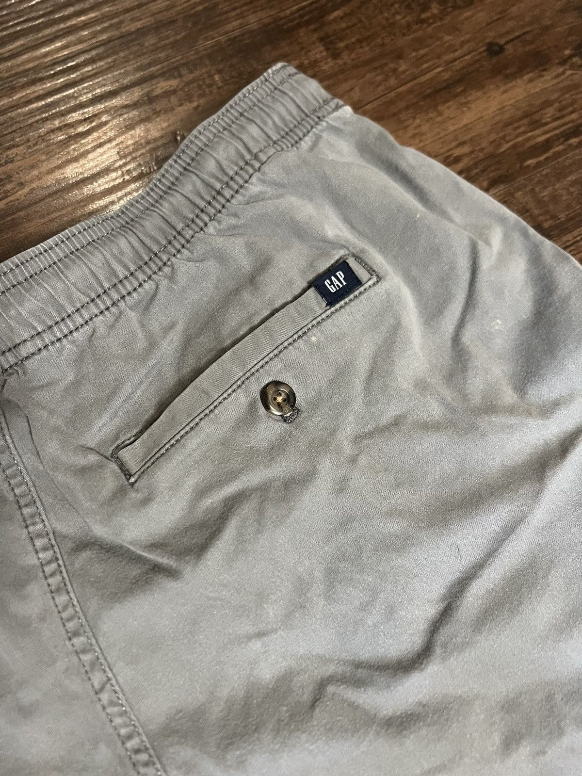 Gap *UNISEX* Gap Shorts Size US 32 / EU 48 - 4 Thumbnail