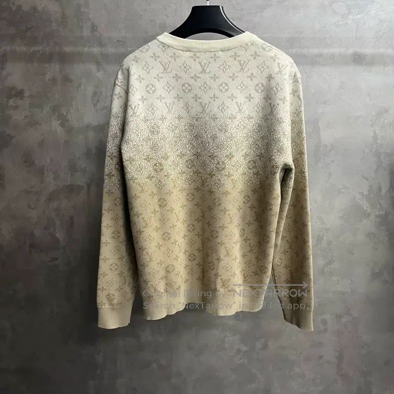 Louis Vuitton Louis Vuitton 26 Latest Crew Neck Pullover Long Sleeve Gra Size US L / EU 52-54 / 3 - 7 Thumbnail