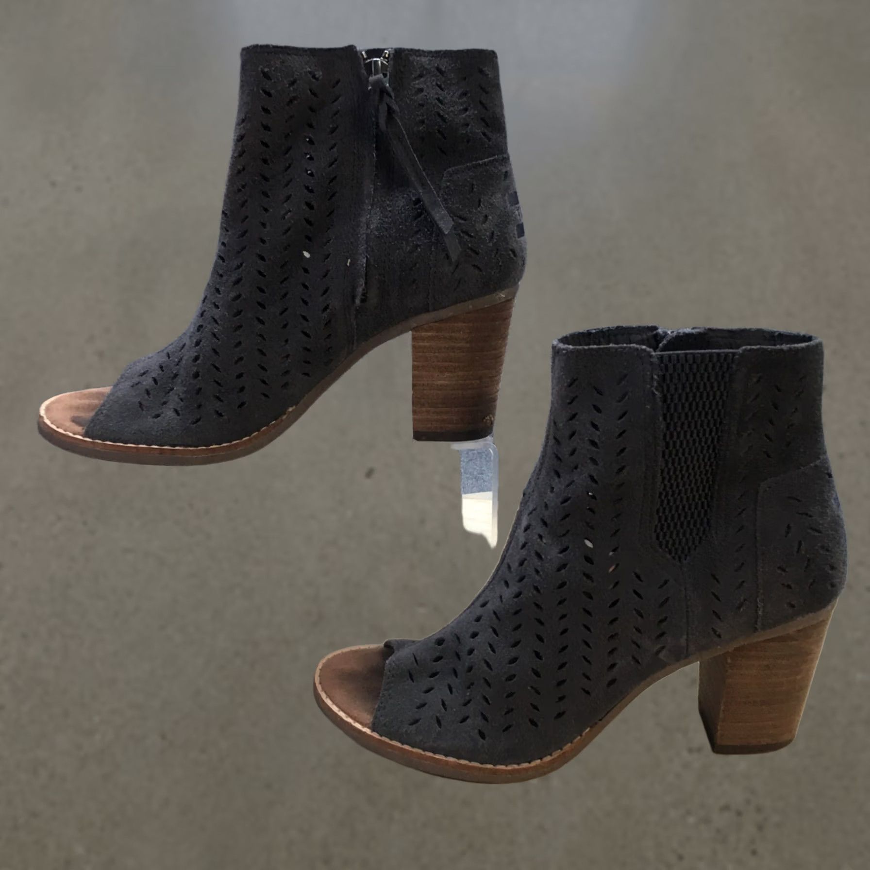 Toms TOMS Boots Womens 6 Cut Out Ankle Booties Gray Suede Peep Toe Block Heels Zip Up Shoes Size US 6 / IT 36 - 1 Thumbnail