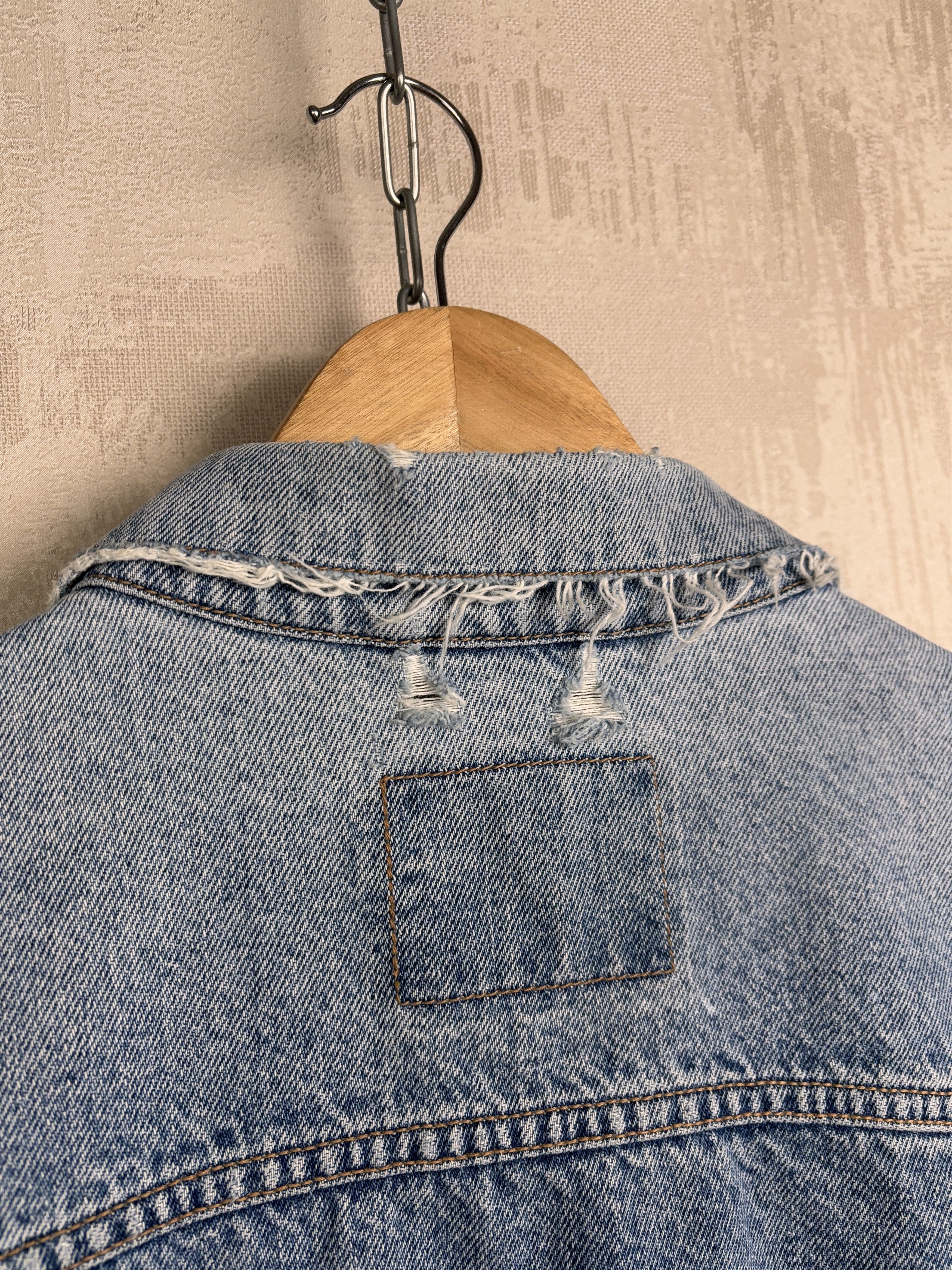 Levi's Vintage Levi's 70503 02 Distressed Denim Trucker Jacket Size US XL / EU 56 / 4 - 19 Thumbnail