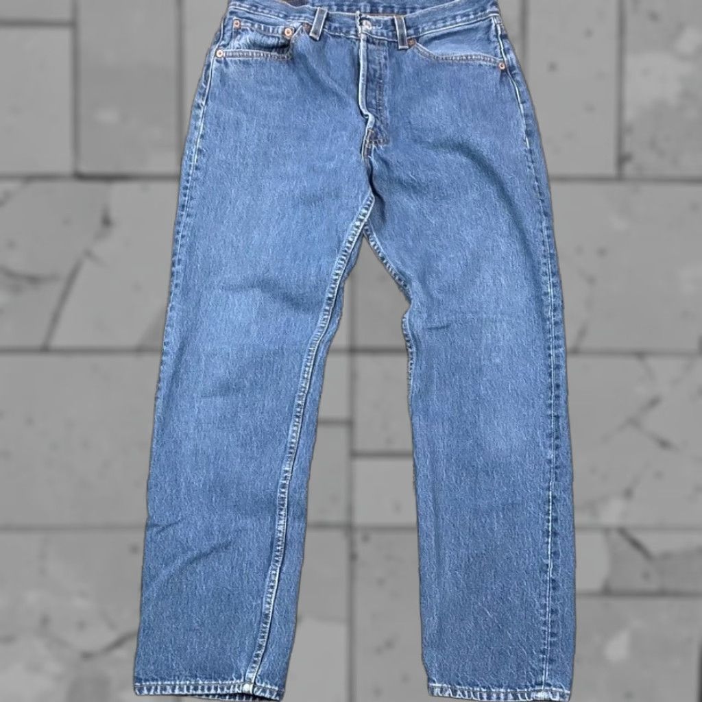 Levi's VINTAGE Levi's 501 Jeans Womens 30x30 Blue Denim Button Fly 80s 90s Regular Women Jeans Size 30" / US 8 / IT 44 - 1 Thumbnail