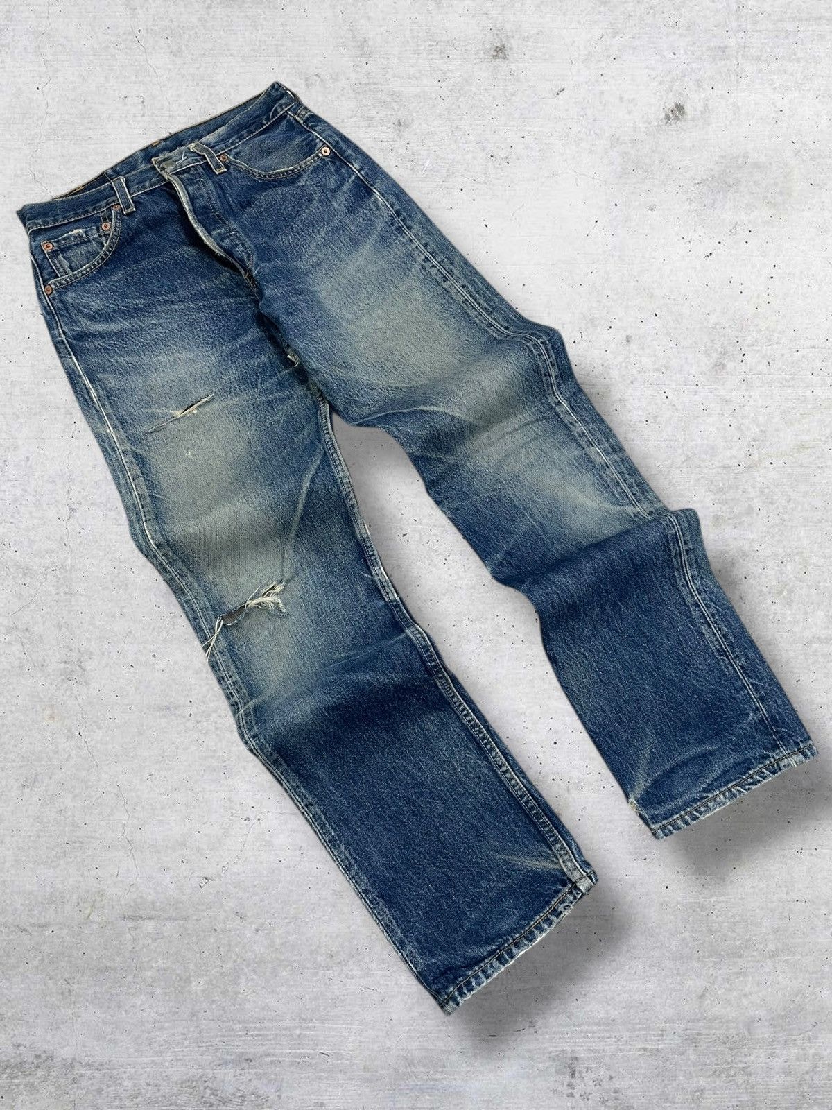 Levi's Vintage Clothing VINTAGE 501 LEVIS USA DESIGNER 90S RIPPED WHISKERING DENIM Size US 28 / EU 44 - 2 Thumbnail