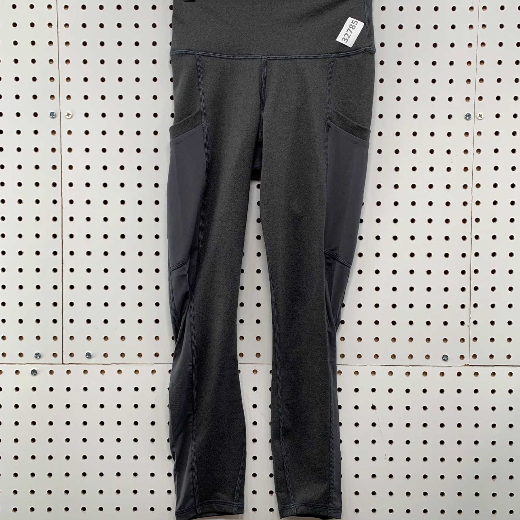 Fabletics Fabletics Mila Leggings Womens 2XS Gray Pocket Capri Yoga Fit 22x22.5 Size 24" / US 00 / IT 34 - 5 Thumbnail