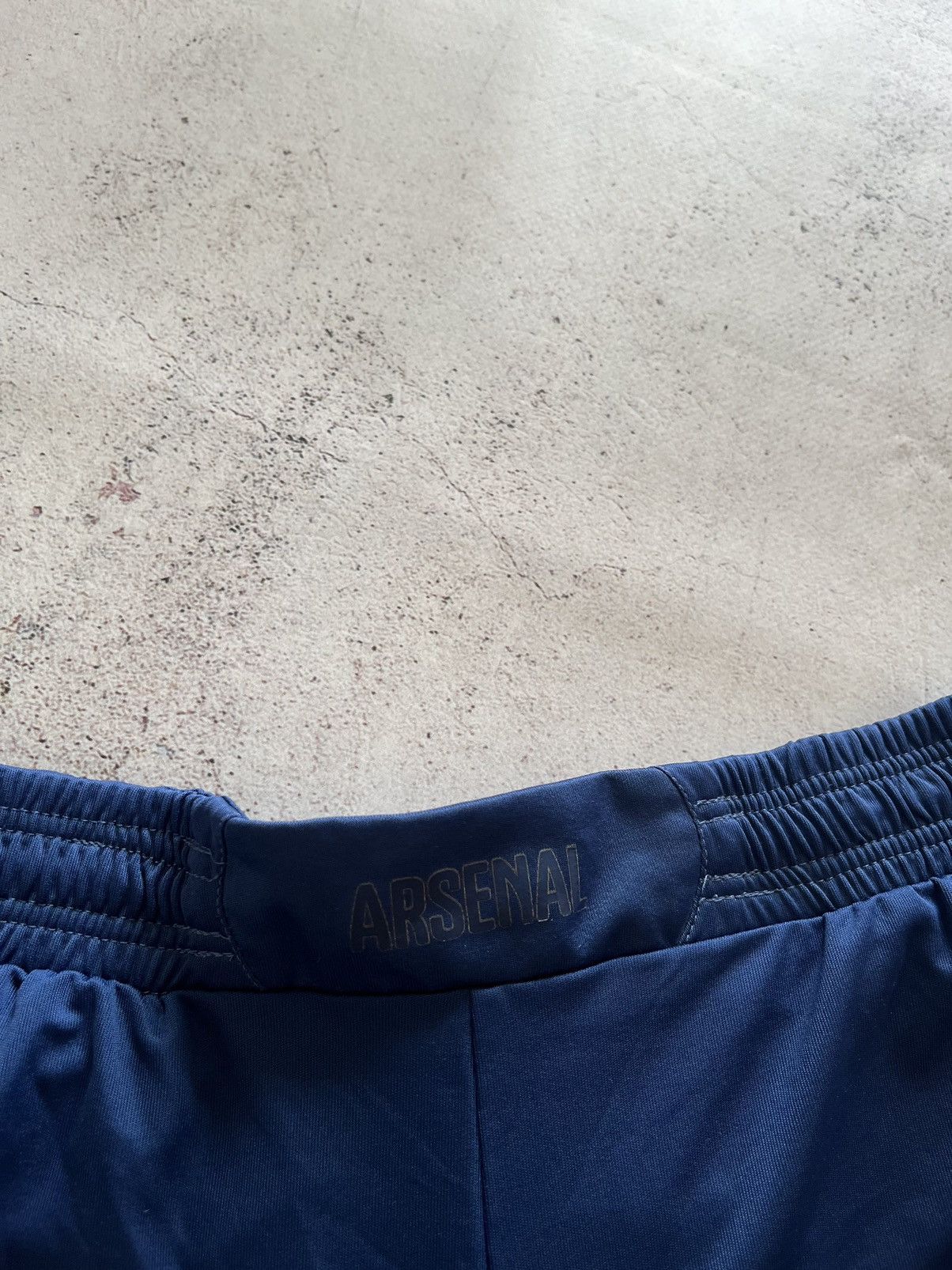 Puma × Vintage PUMA ARSENAL LONDON 2014/2015 FOOTBALL SHORTS,SOCCER JERSEY Size US 30 / EU 46 - 4 Thumbnail
