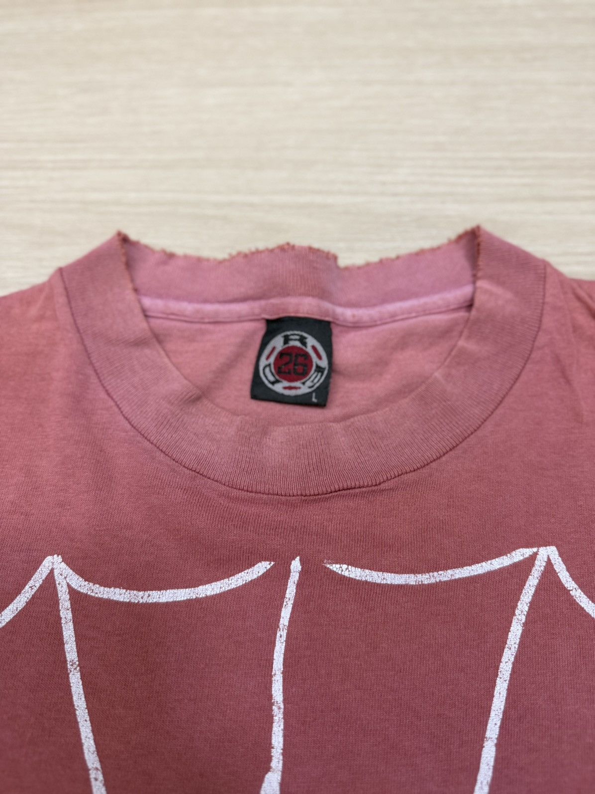 Vintage 26 red skateboard t-shirt