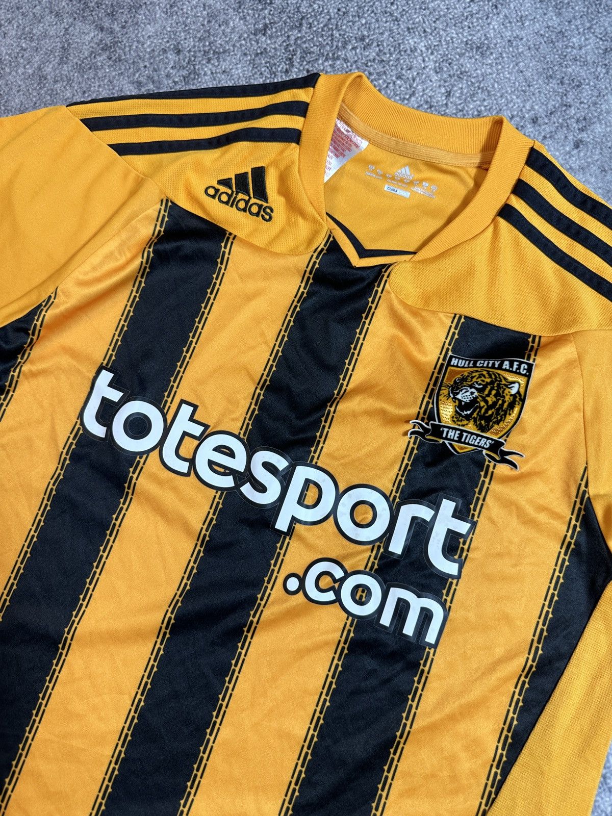 Adidas Adidas Hull City Soccer Jersey Streetwear Rare Casual VTg XS Size US XS / EU 42 / 0 - 2 Thumbnail