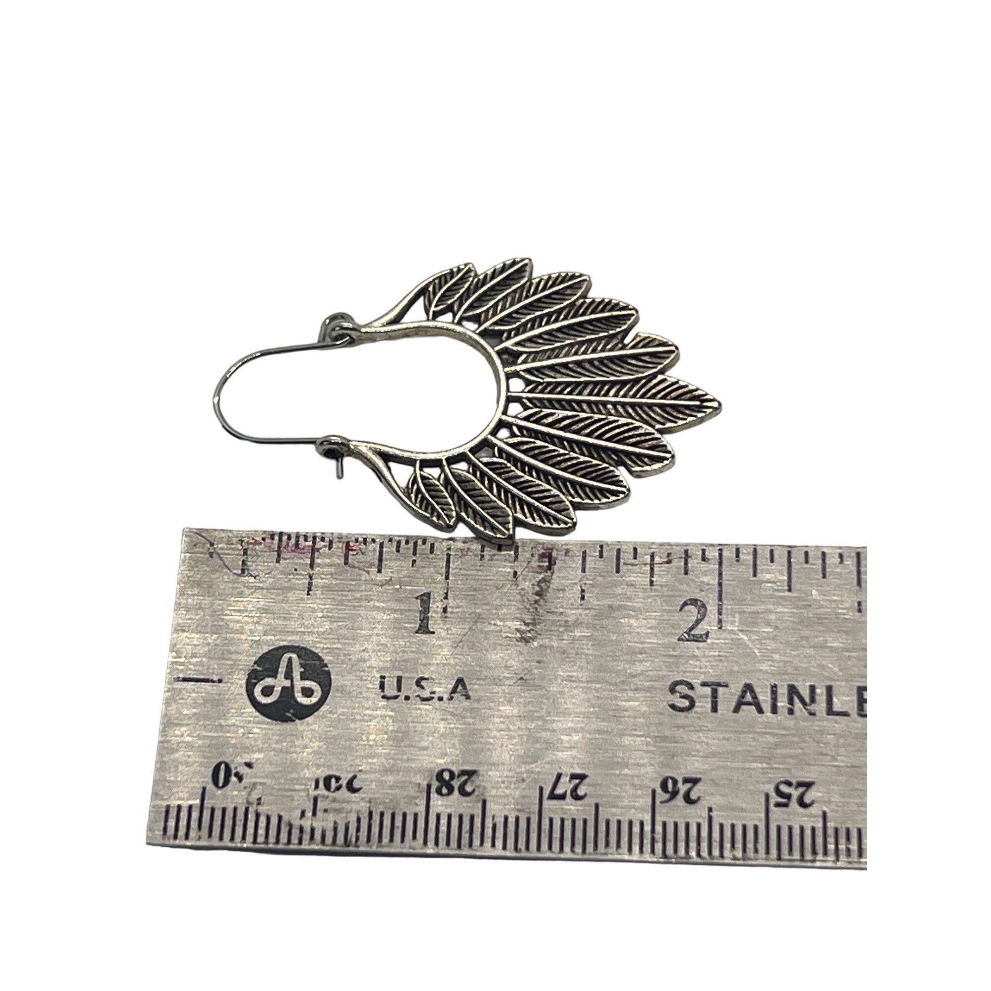 Other Silver Tone Feather Hoop Earrings Dangle Wire 2" Long Boho H Size ONE SIZE - 4 Thumbnail