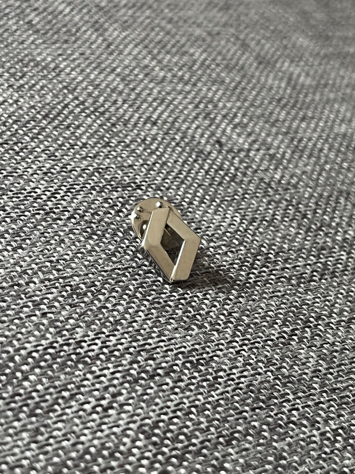 Formula 1 Renault logo vintage pin Size ONE SIZE - 2 Thumbnail