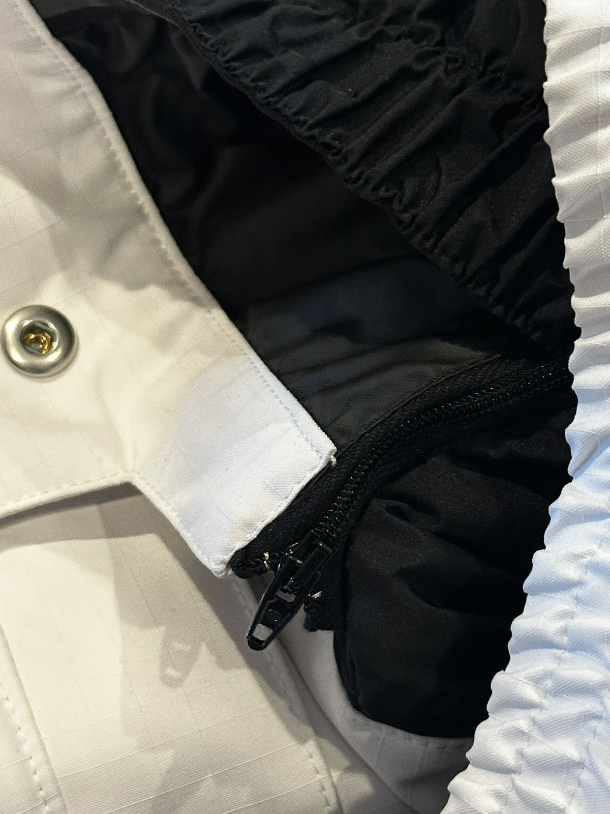 Balenciaga Balenciaga White 3B Ski Wear Jacket Size US XL / EU 56 / 4 - 12 Thumbnail