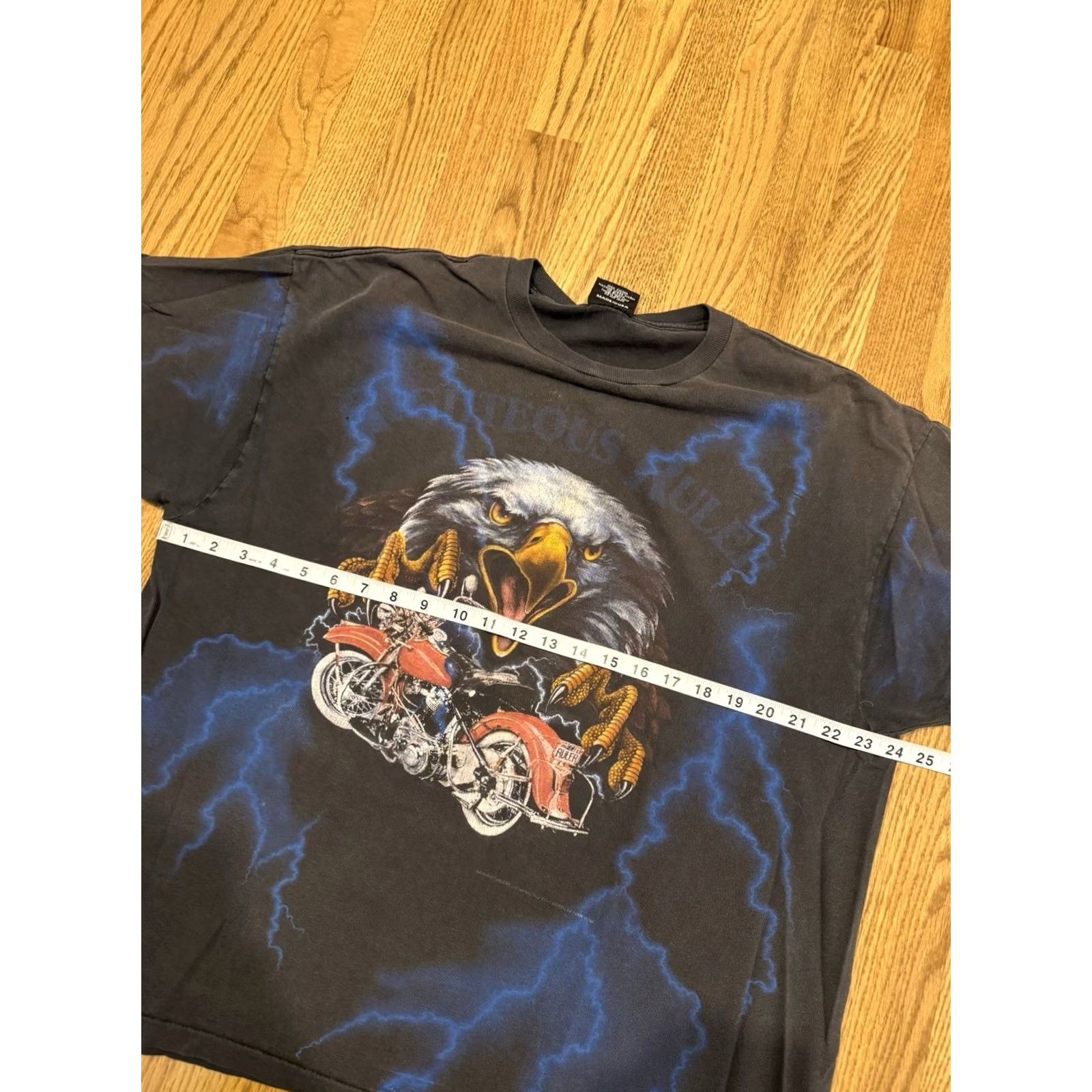 Harley Davidson Vintage Harley-Davidson Righteous Ruler Lightning T Shirt XL Black 3D Emblem Mens Vintage Harley T-Shirt XL Black 80s 90s Biker, Motorcycle, Lightning Size US XL / EU 56 / 4 - 4 Thumbnail