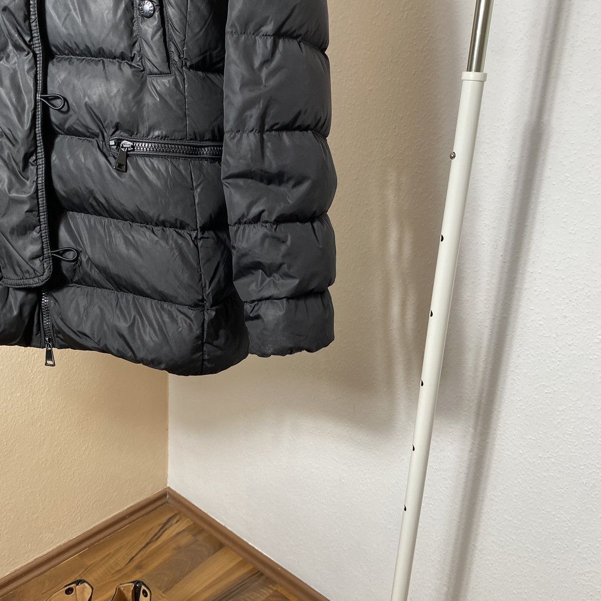 Moncler Down jacket Moncler Gene Giubbotto Women’s Size XL / US 12-14 / IT 48-50 - 4 Thumbnail