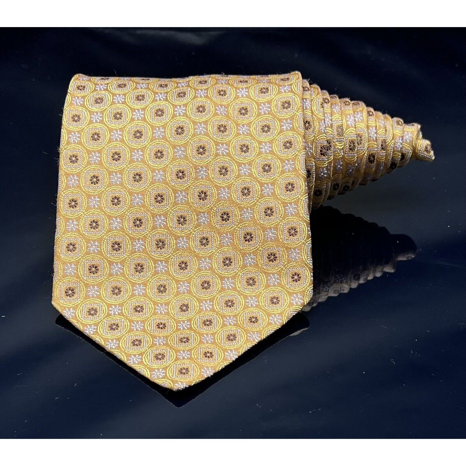 Jos. A. Bank NEW JOS A BANK SIGNATURE GOLD TIE 100% SILK HAND MADE BLUE Size ONE SIZE - 2 Thumbnail