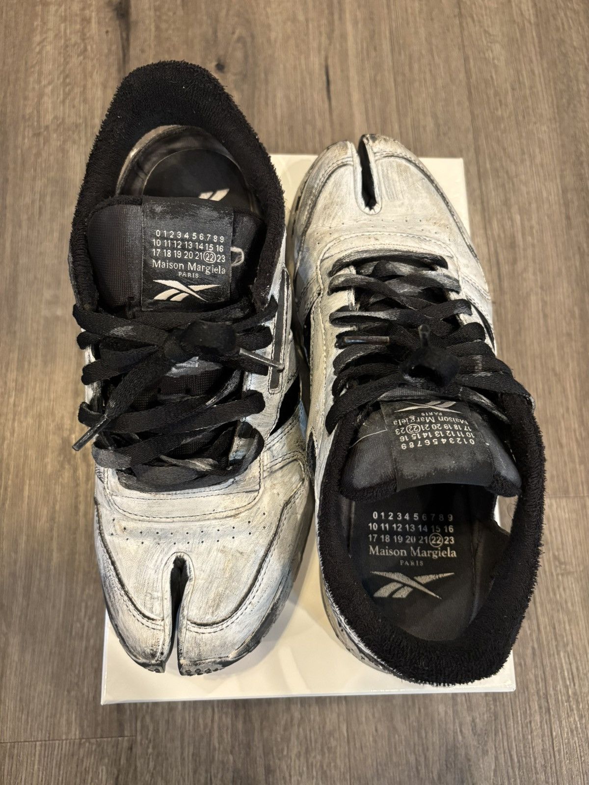 Maison Margiela × Reebok Maison Margiela X Reebok Classic Leather Tabi 🦶 Size US 9.5 / EU 42-43 - 6 Thumbnail
