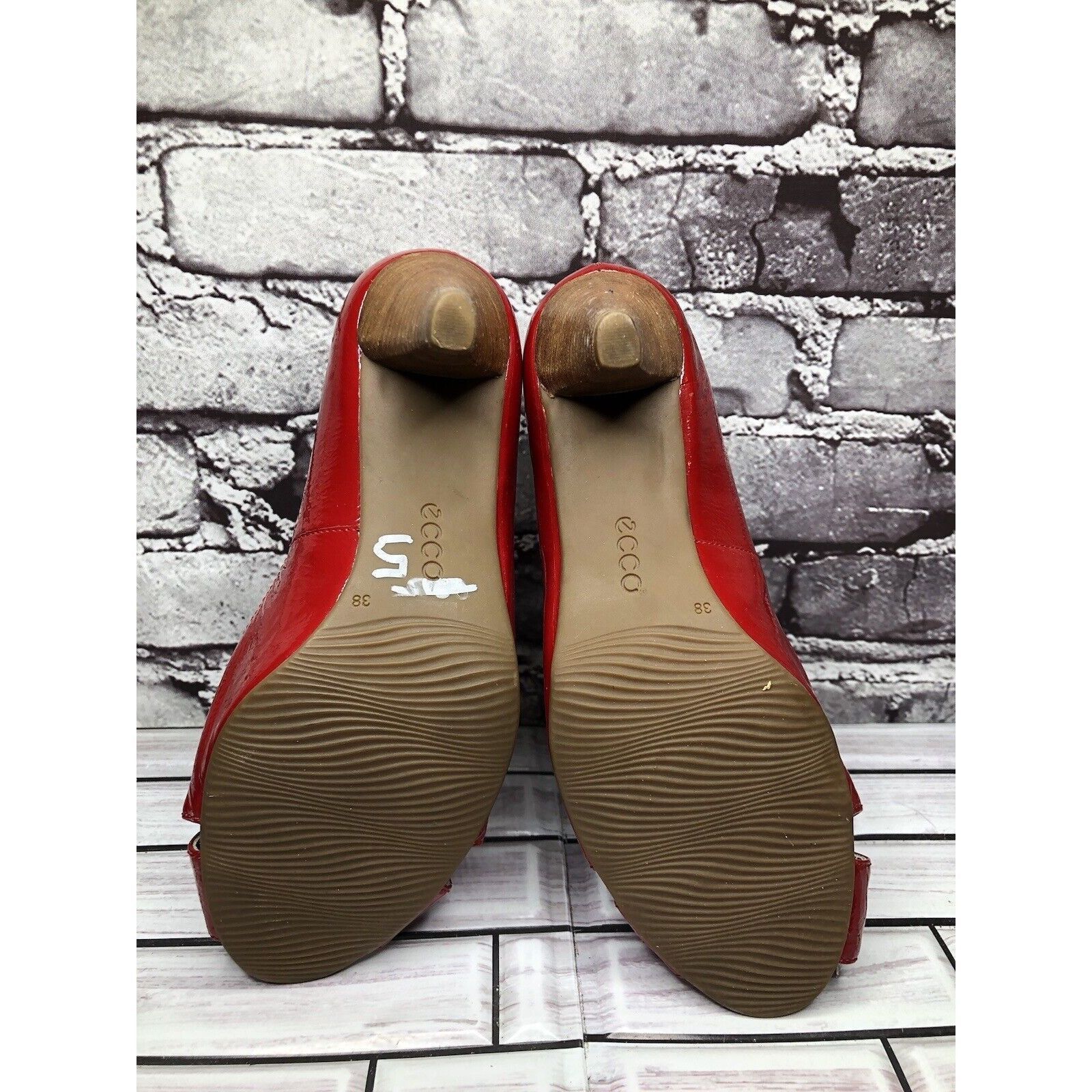 Ecco Ecco Red Patent Leather Peep Toe High Stacked Wooden Heels W Size US 7.5 / IT 37.5 - 6 Thumbnail