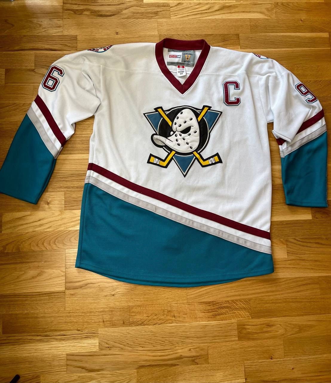 Ccm Vintage Anaheim Mighty Ducks HockeyJersey 96 Conway XXL NHL Size US L / EU 52-54 / 3 - 2 Thumbnail